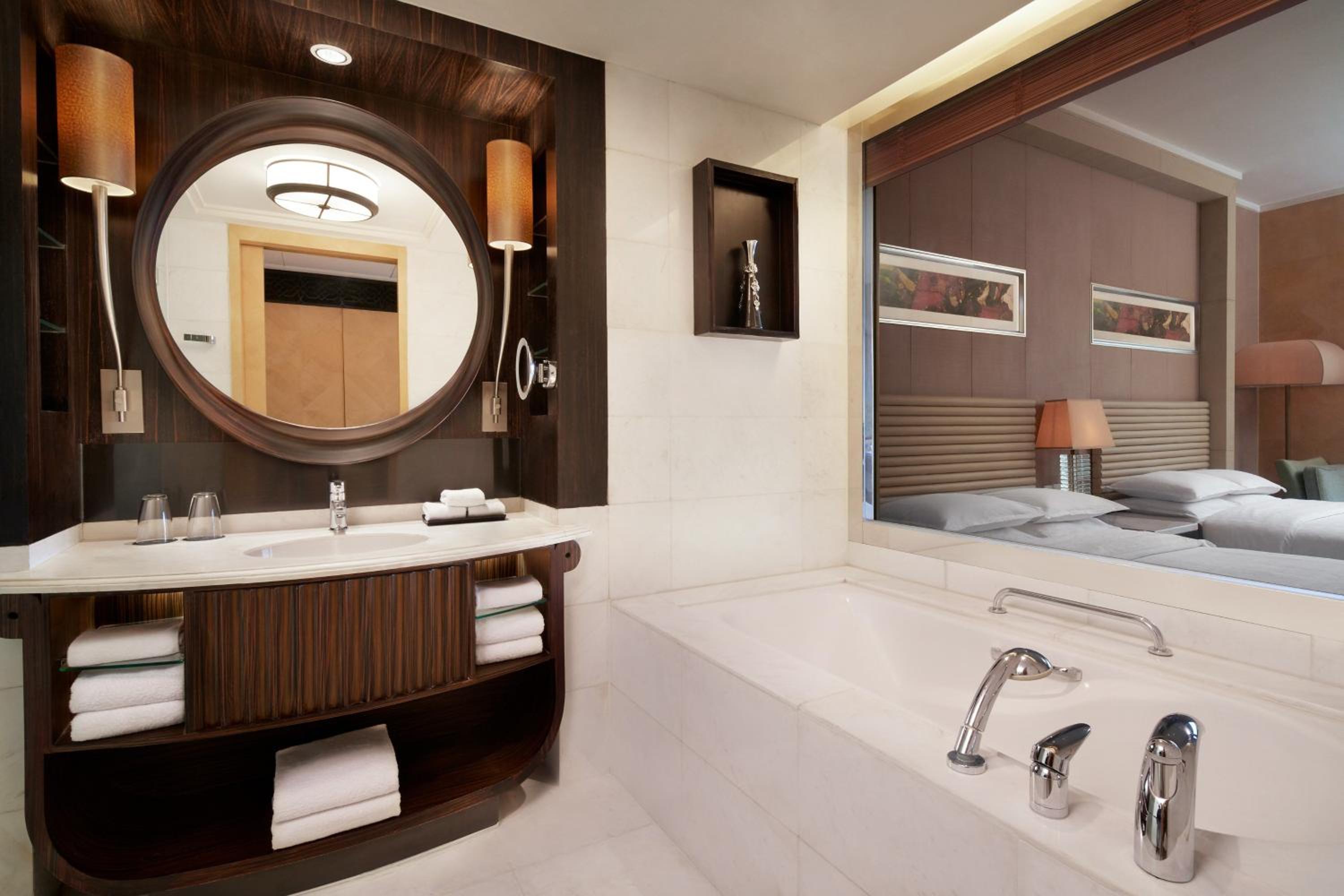 Deluxe Twin Room, Guest room, 2 Twin/Single Bed(s) - Photo 2