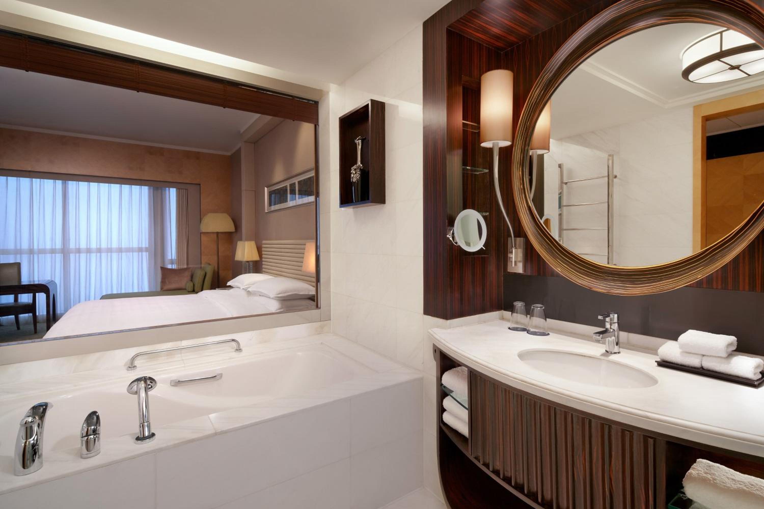 Executive Twin Room, Club level, Guest room, City View view