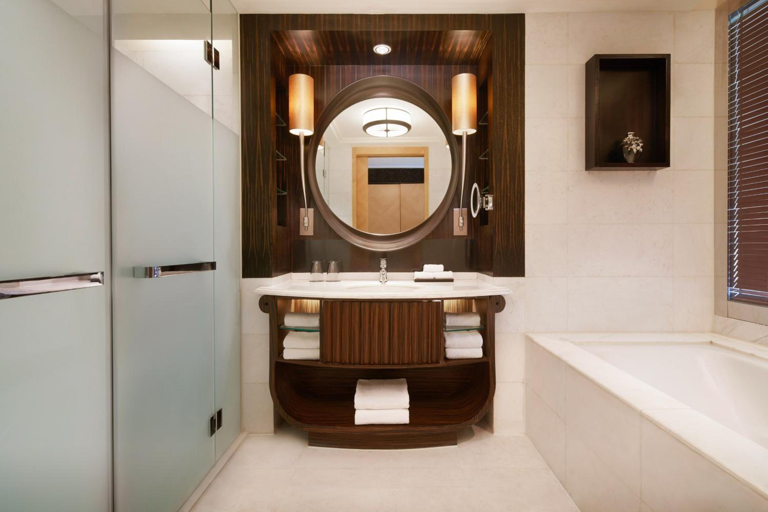 Deluxe Suite, Club lounge access, 1 Bedroom Junior Suite photo 3