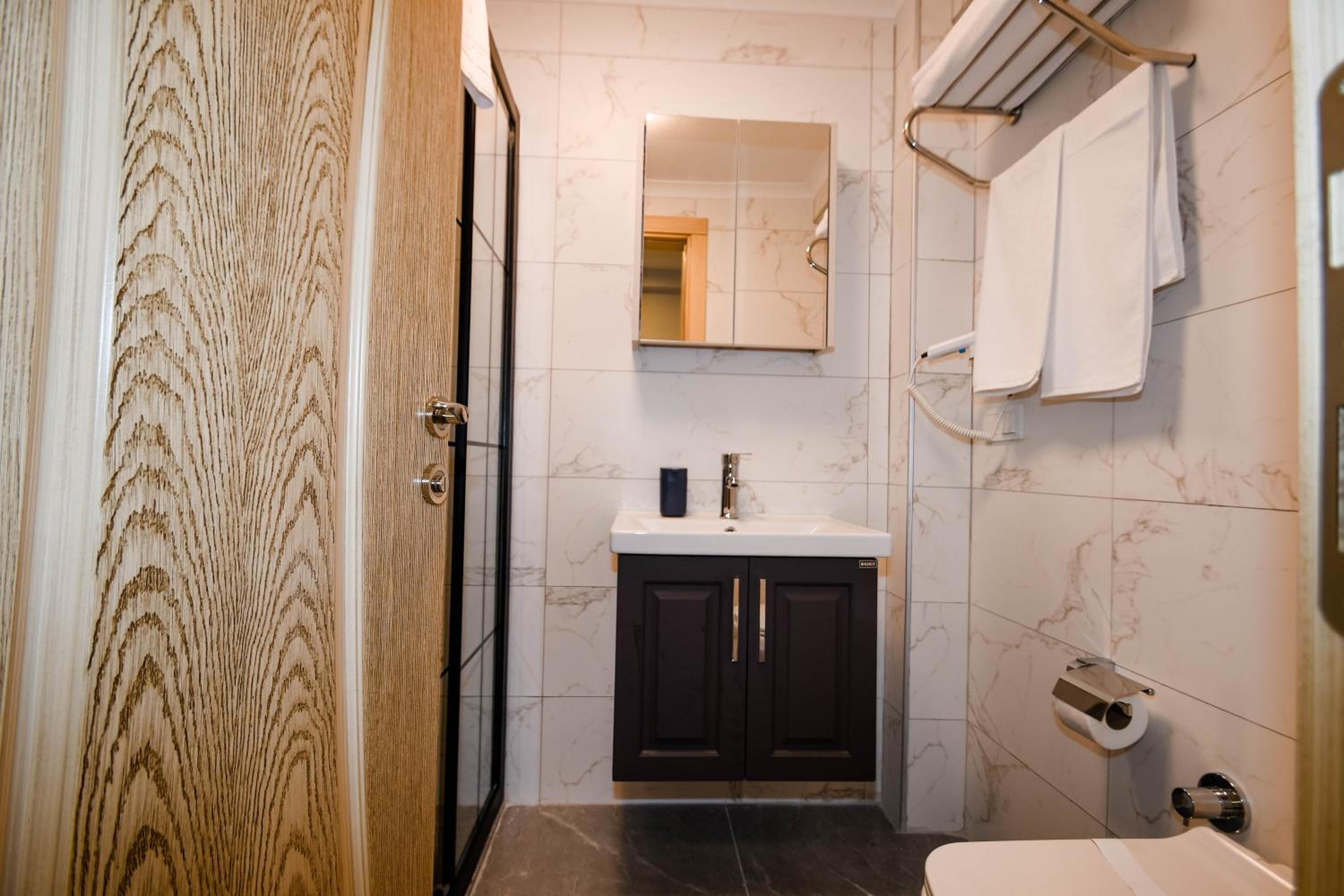 Suite - Photo 4