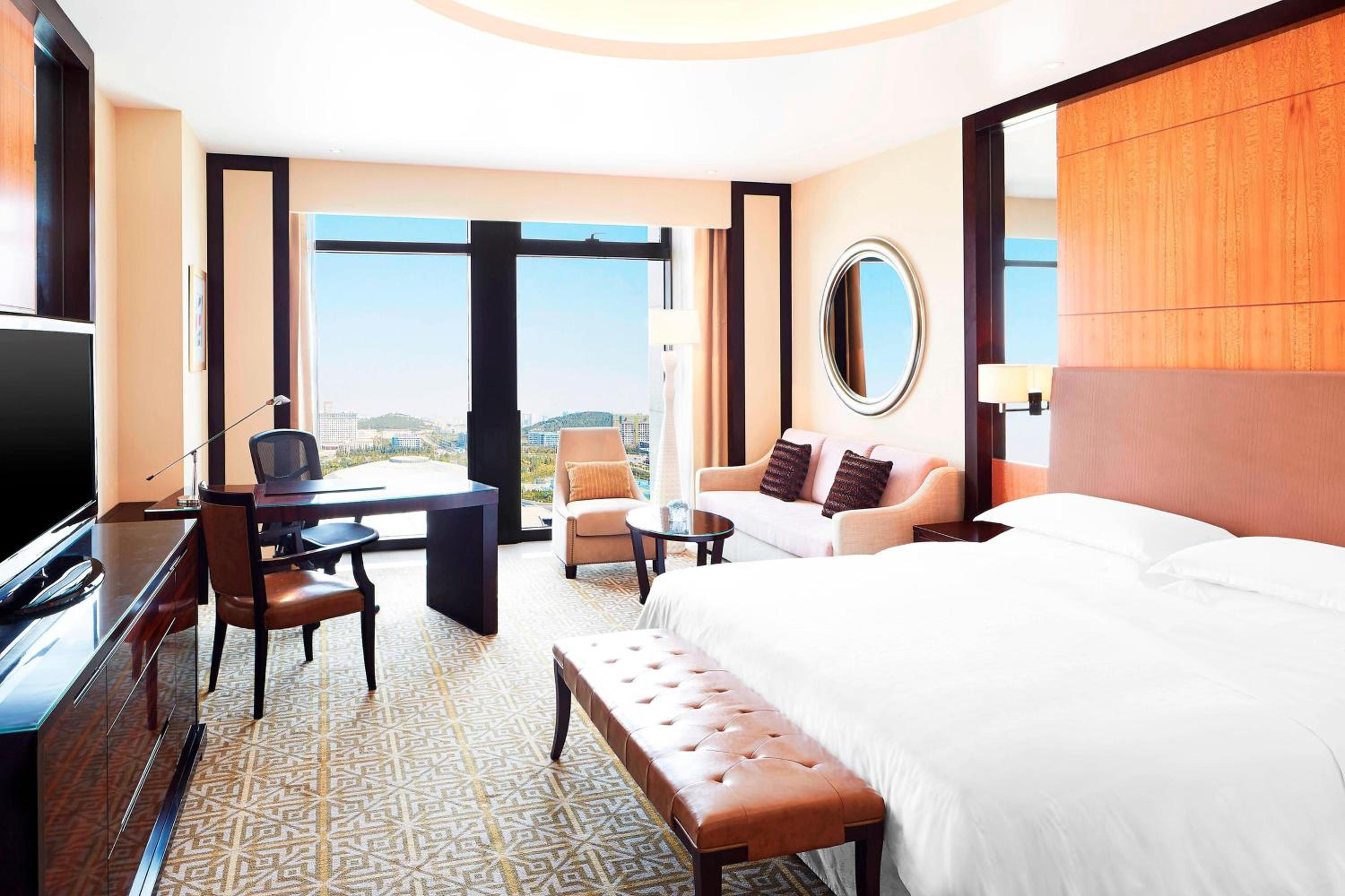 Superior King, Guest room, 1 King, City view