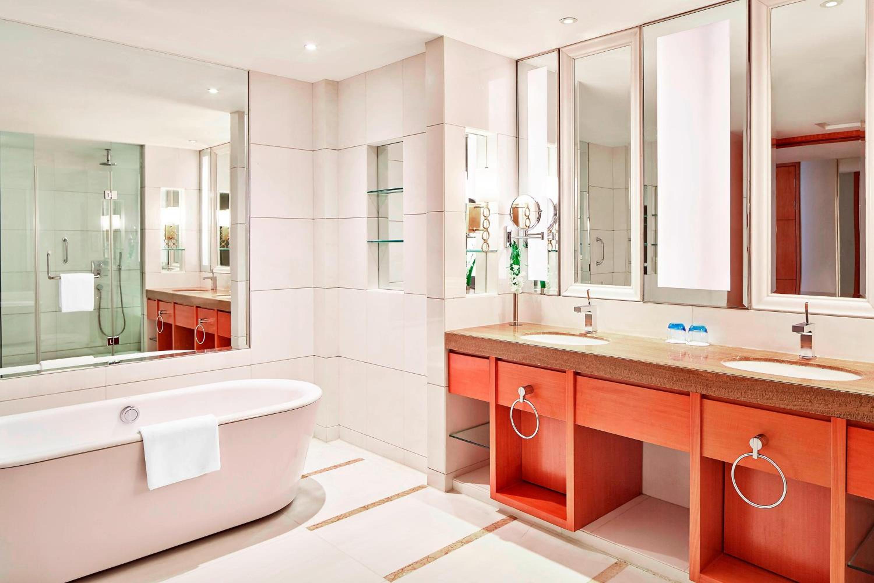 Executive Suite, Concierge level, 1 Bedroom Suite, 1 King photo 2