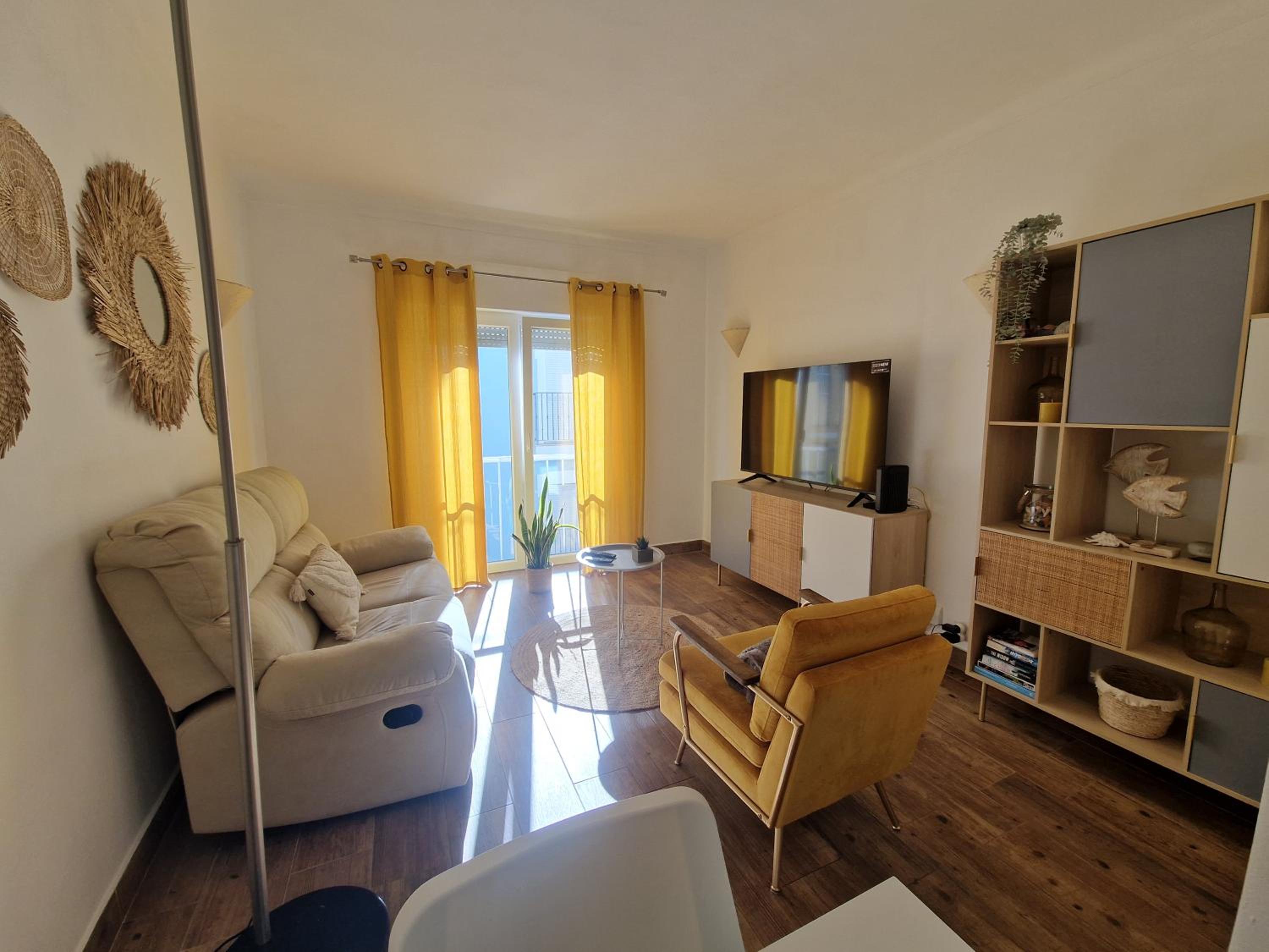 One-Bedroom Apartment photo 1