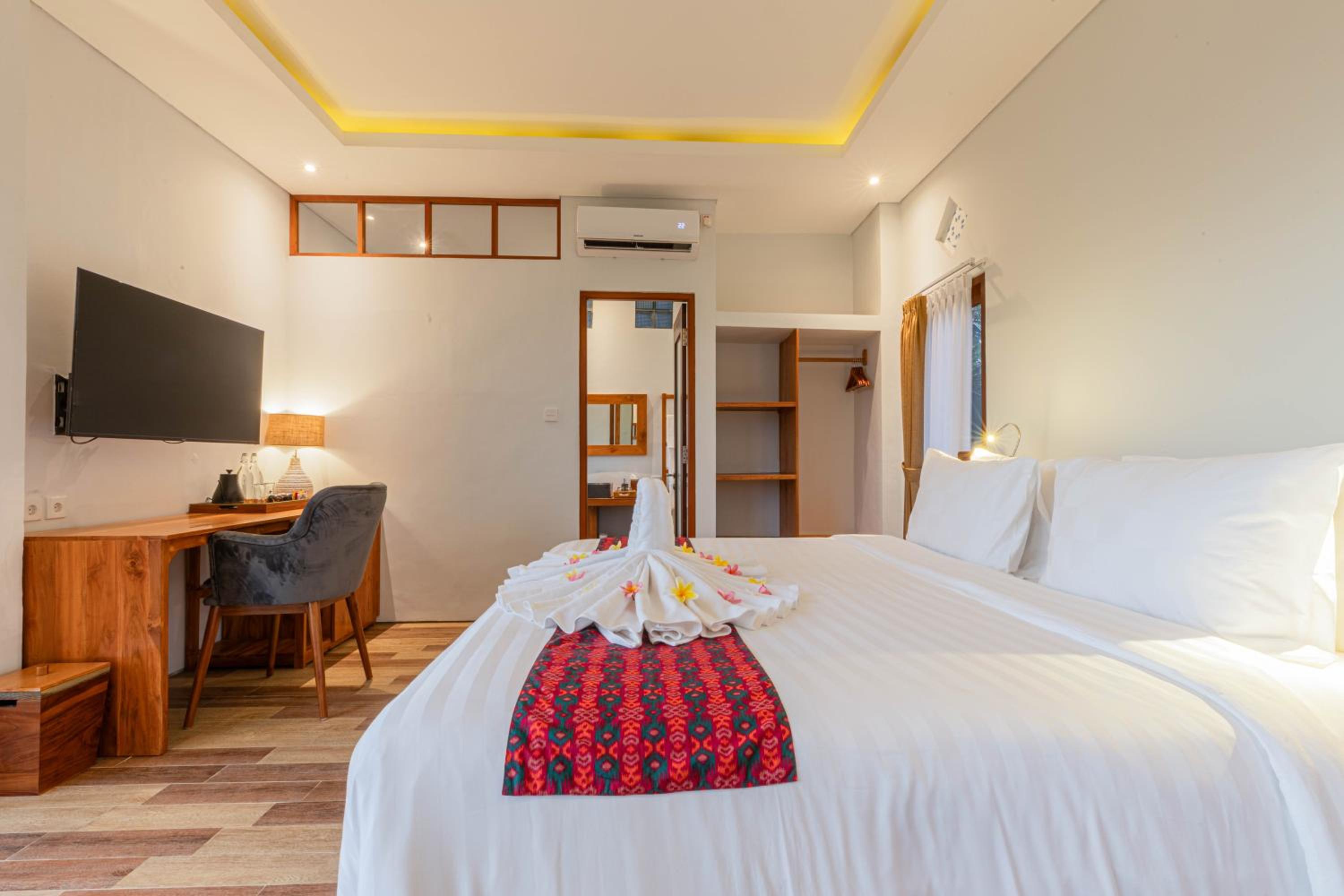 Deluxe King Room with Rice Field View - 1st Floor - Photo 17
