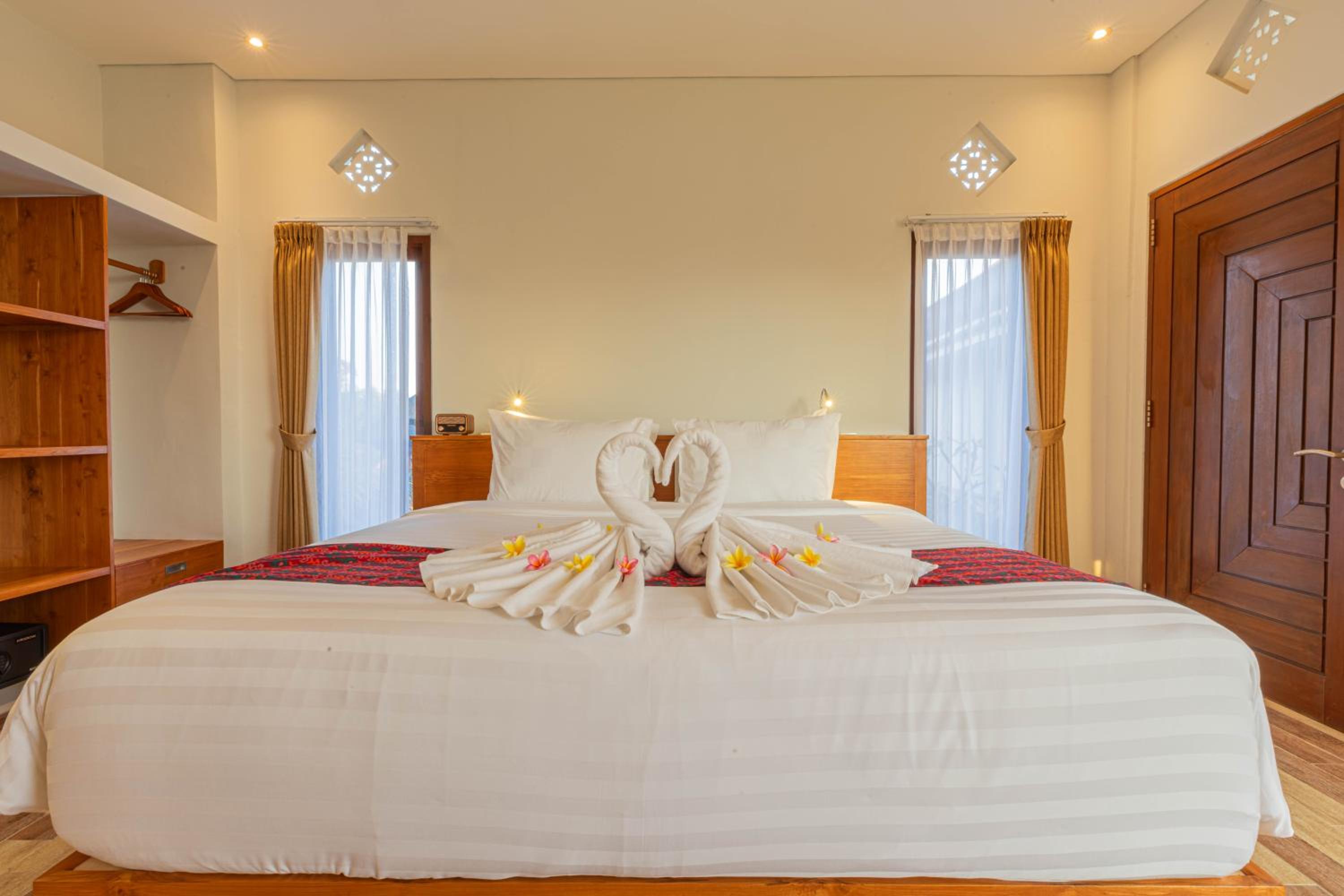Deluxe King Room with Rice Field View - 1st Floor - Photo 11