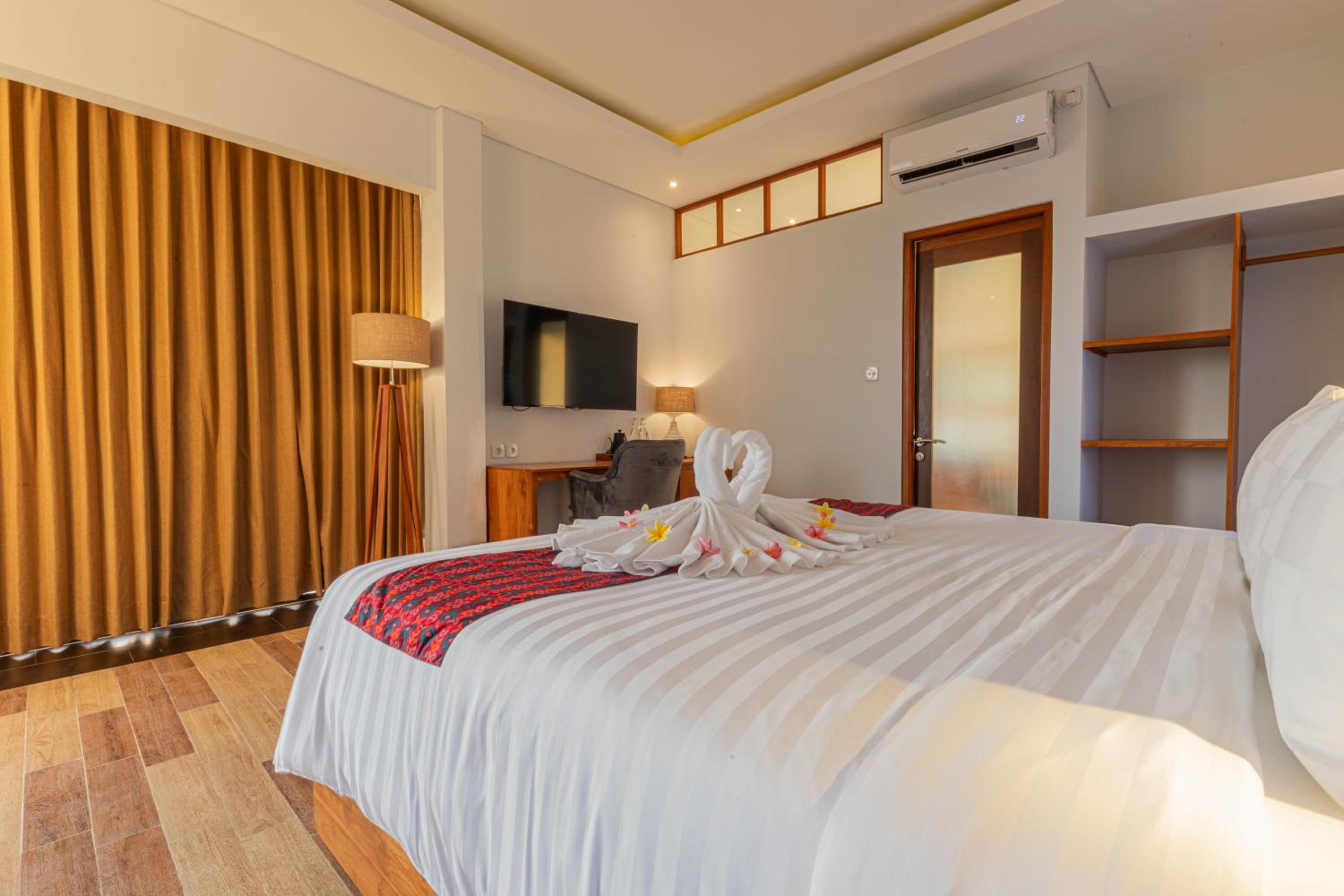 Deluxe King Room with Rice Field View - 1st Floor - Photo 9