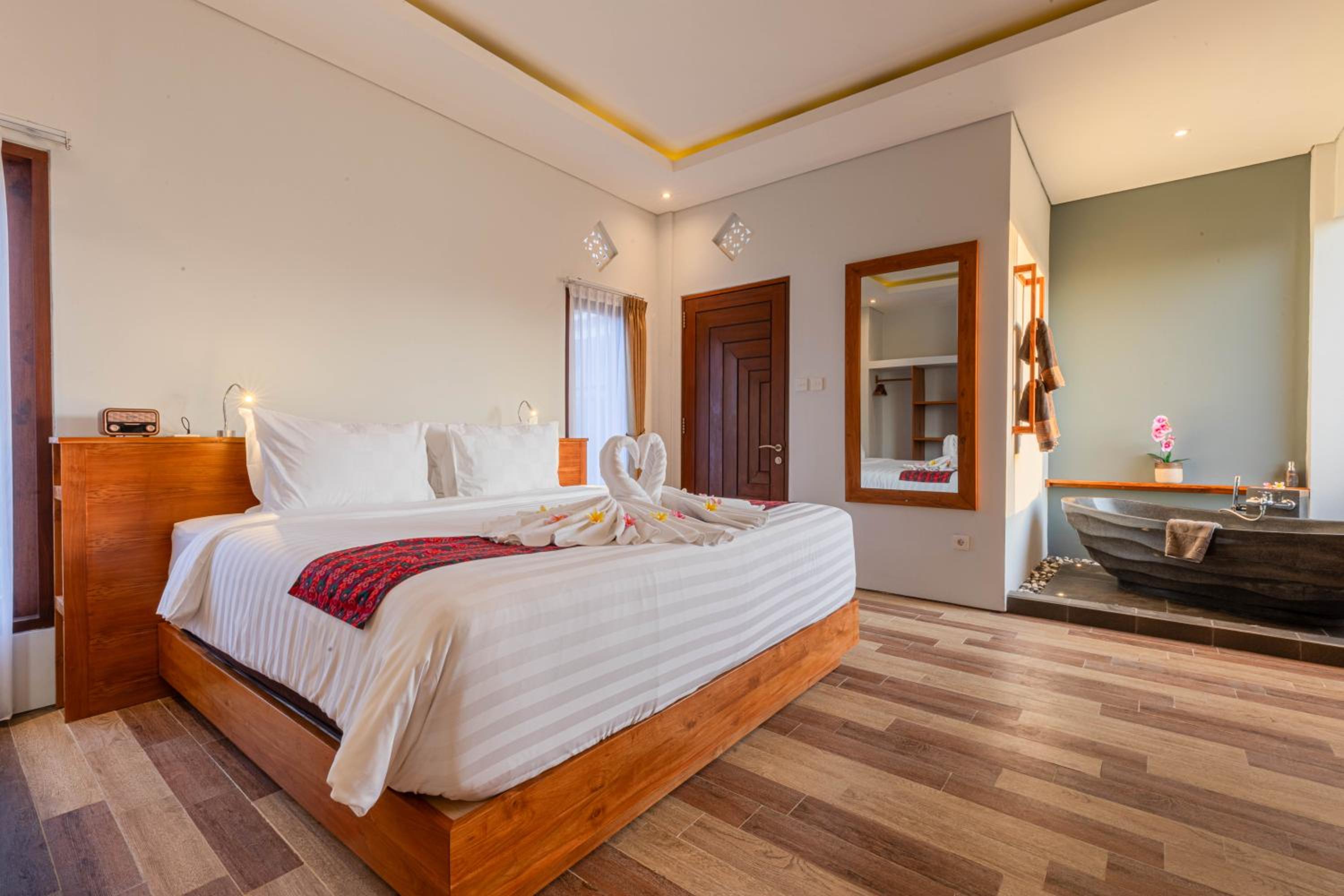Deluxe King Room with Rice Field View - 1st Floor - Photo 7