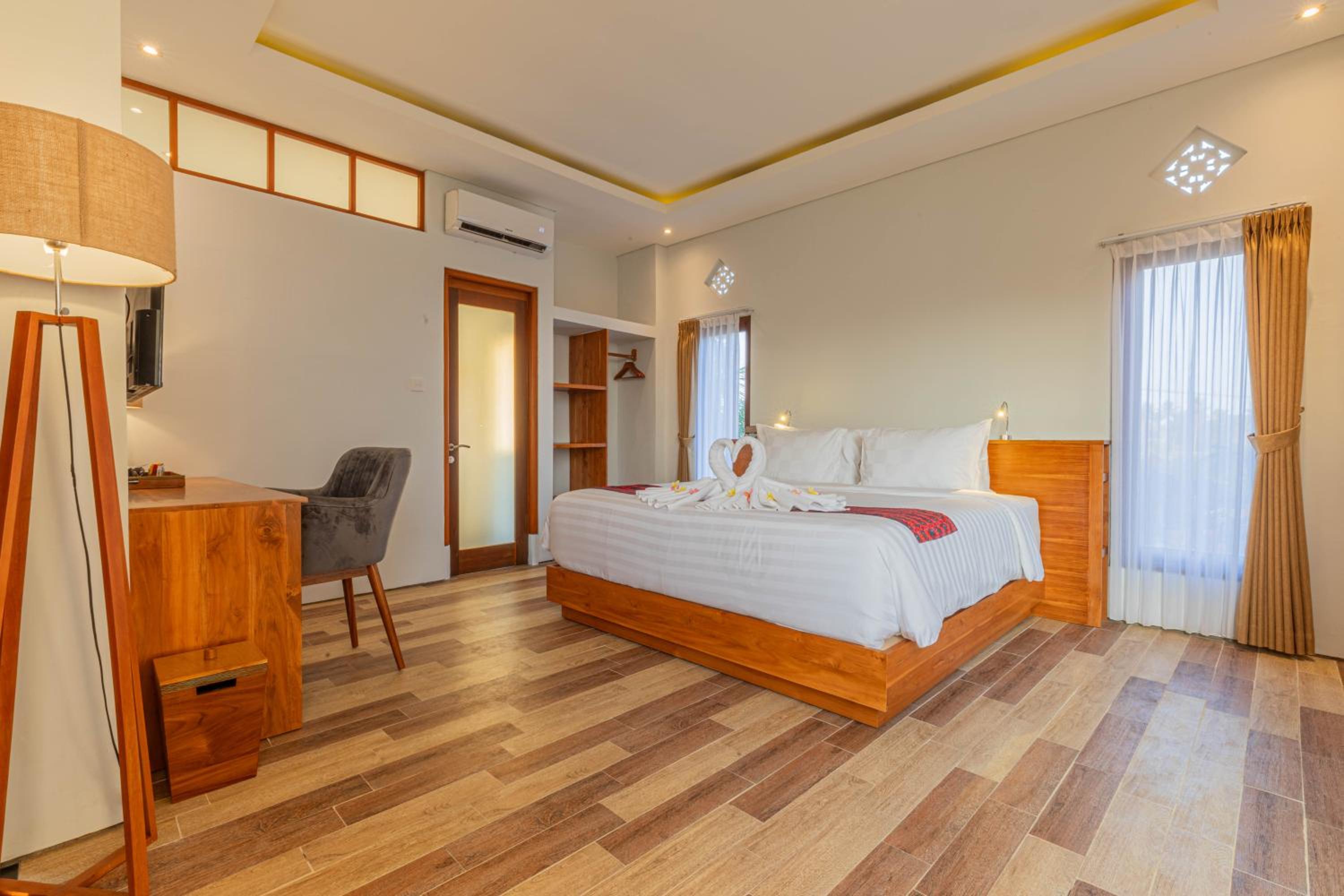 Deluxe King Room with Rice Field View - 1st Floor - Photo 21