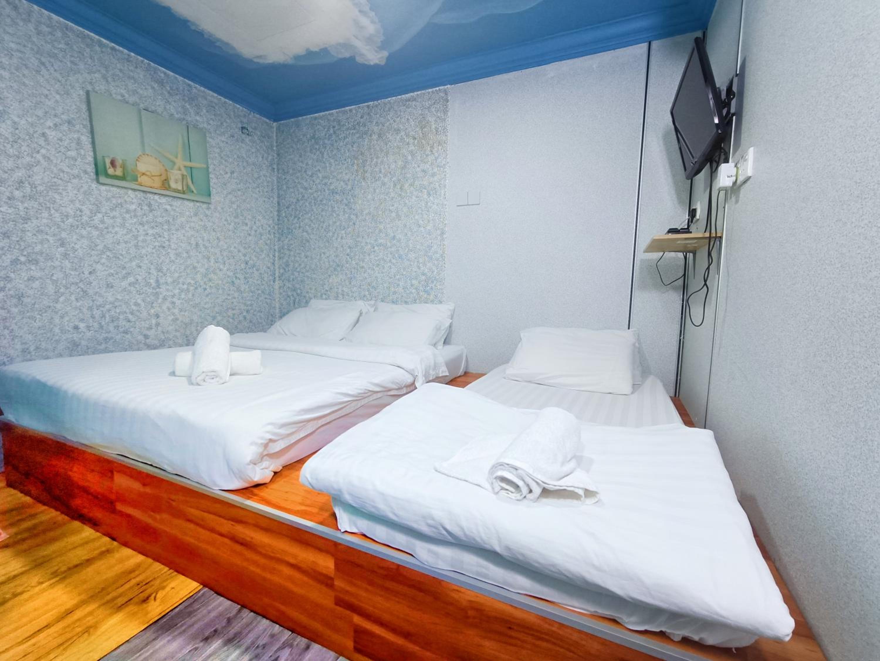 Deluxe Triple Room - Photo 8