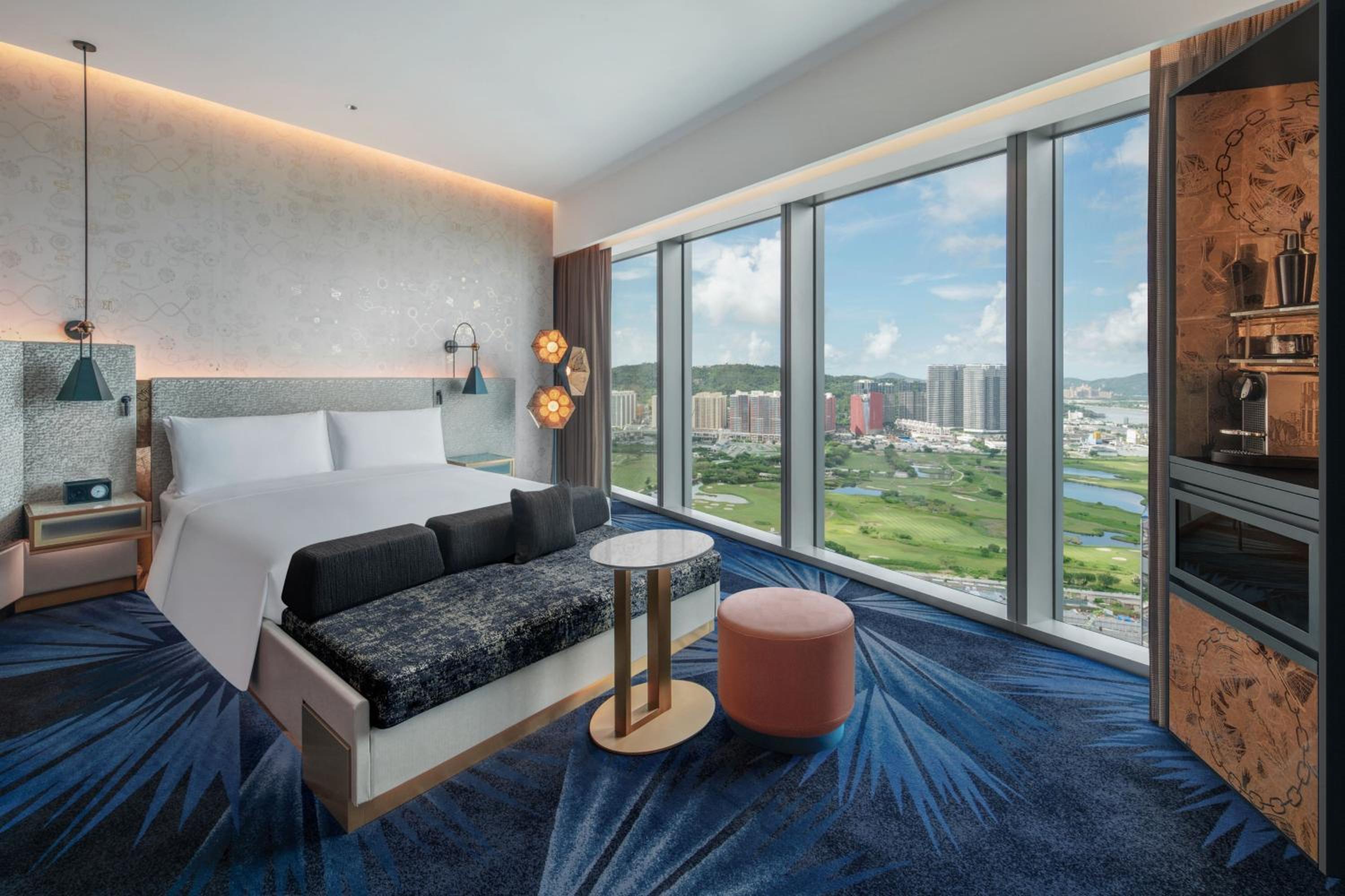 King Room with City View photo 2