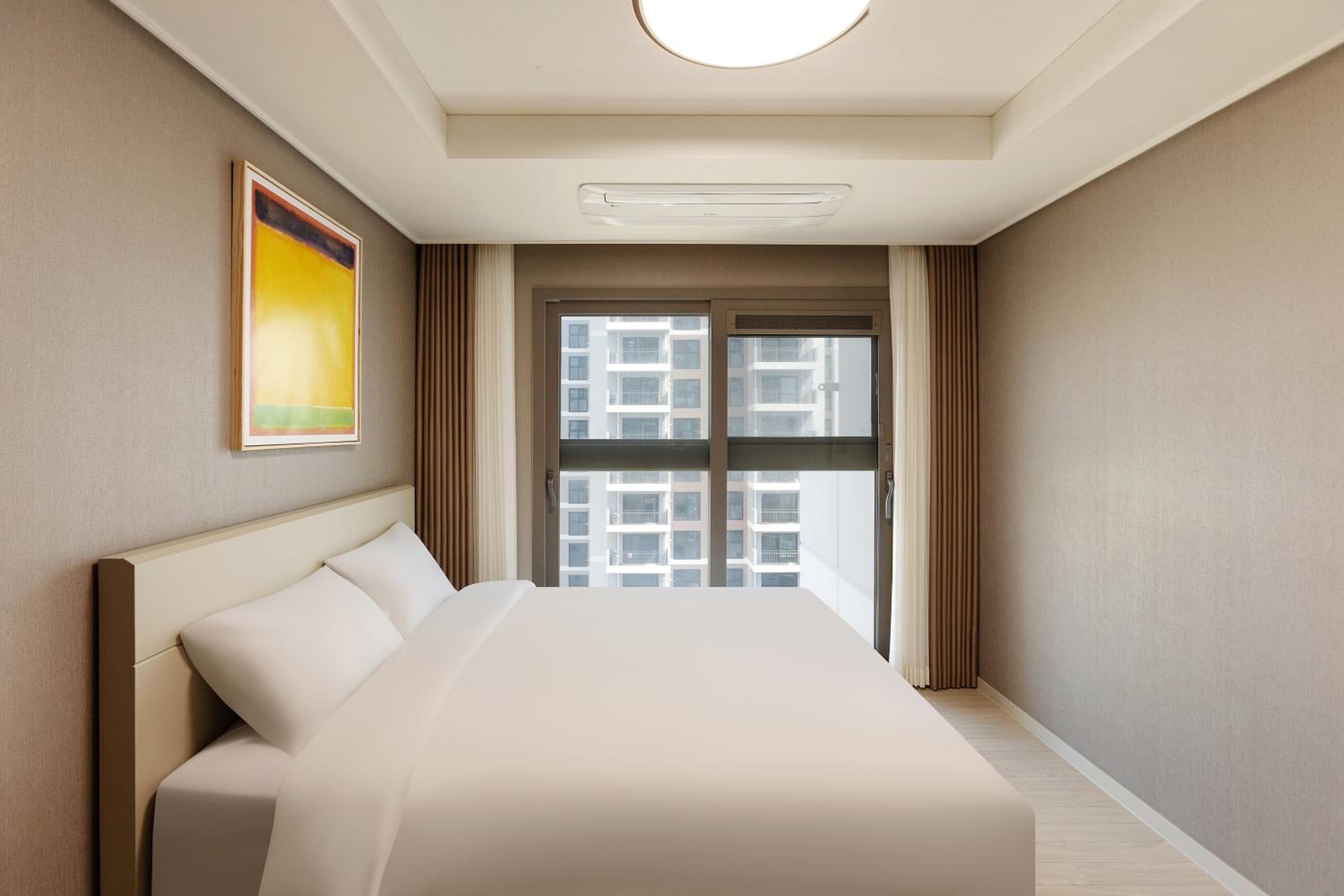Partial Ocean Terrace Suite Three Room - Photo 8