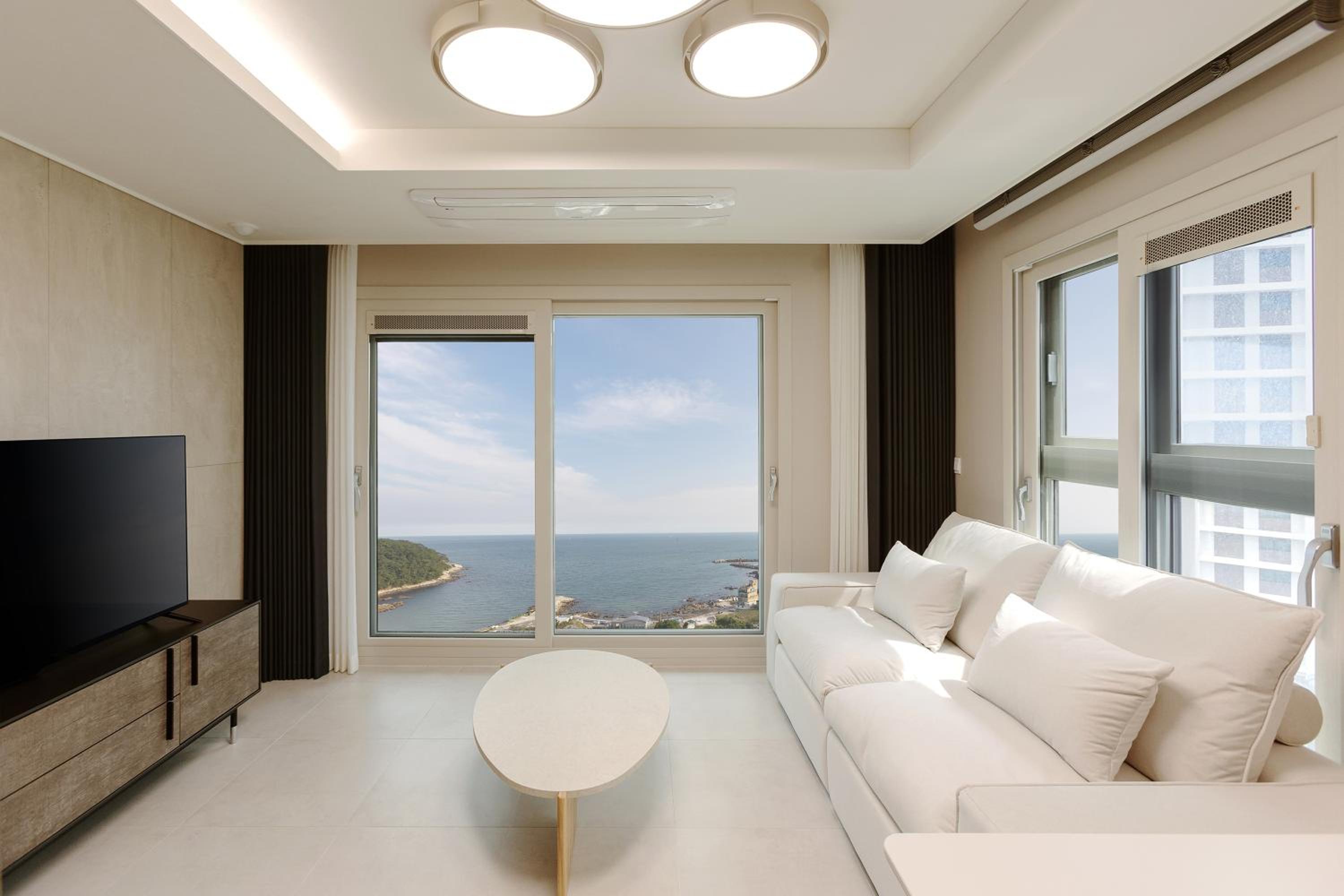 Partial Ocean Terrace Suite Three Room - Photo 2