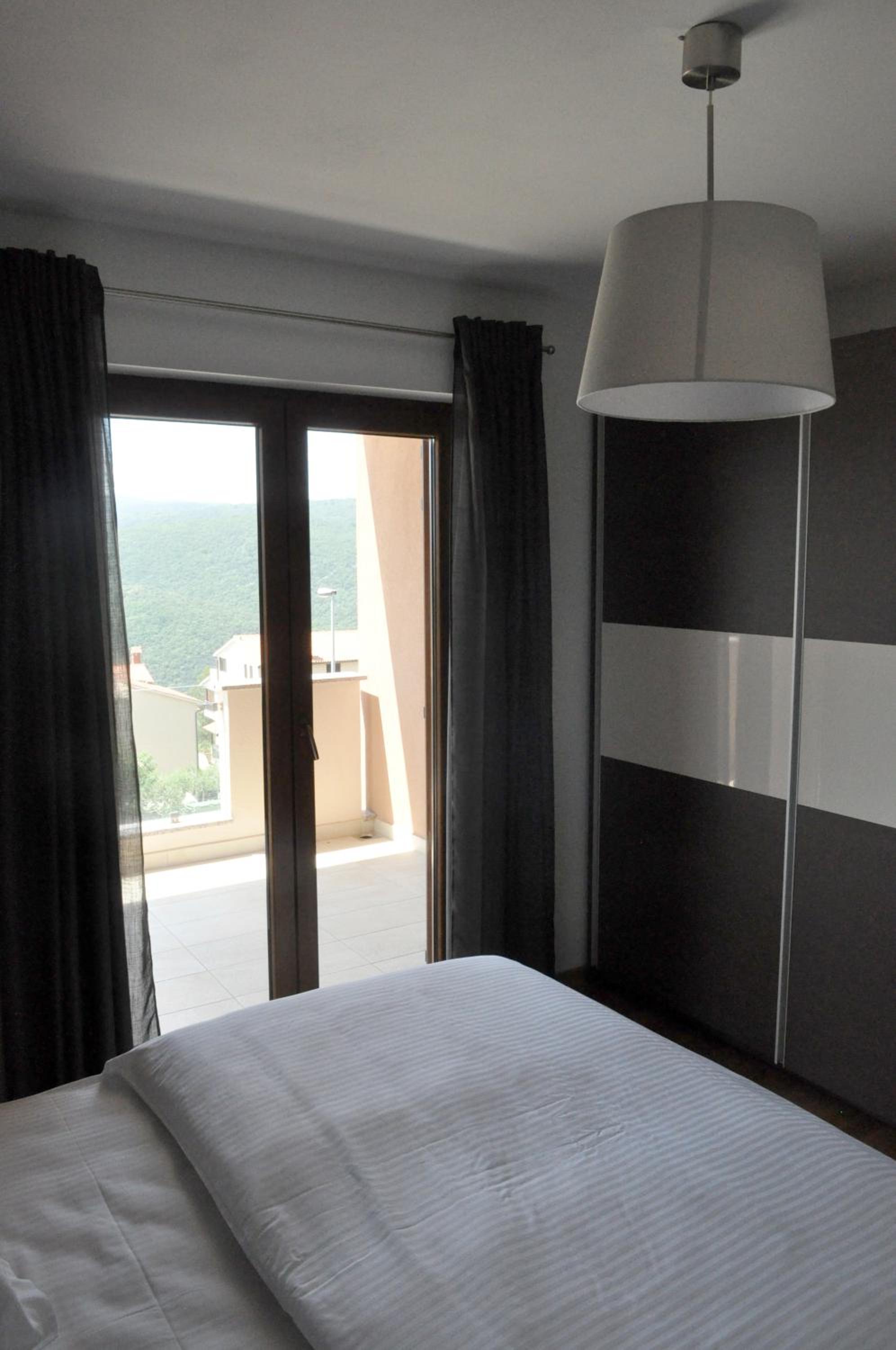 One-Bedroom Apartment with Terrace and Sea View photo 1