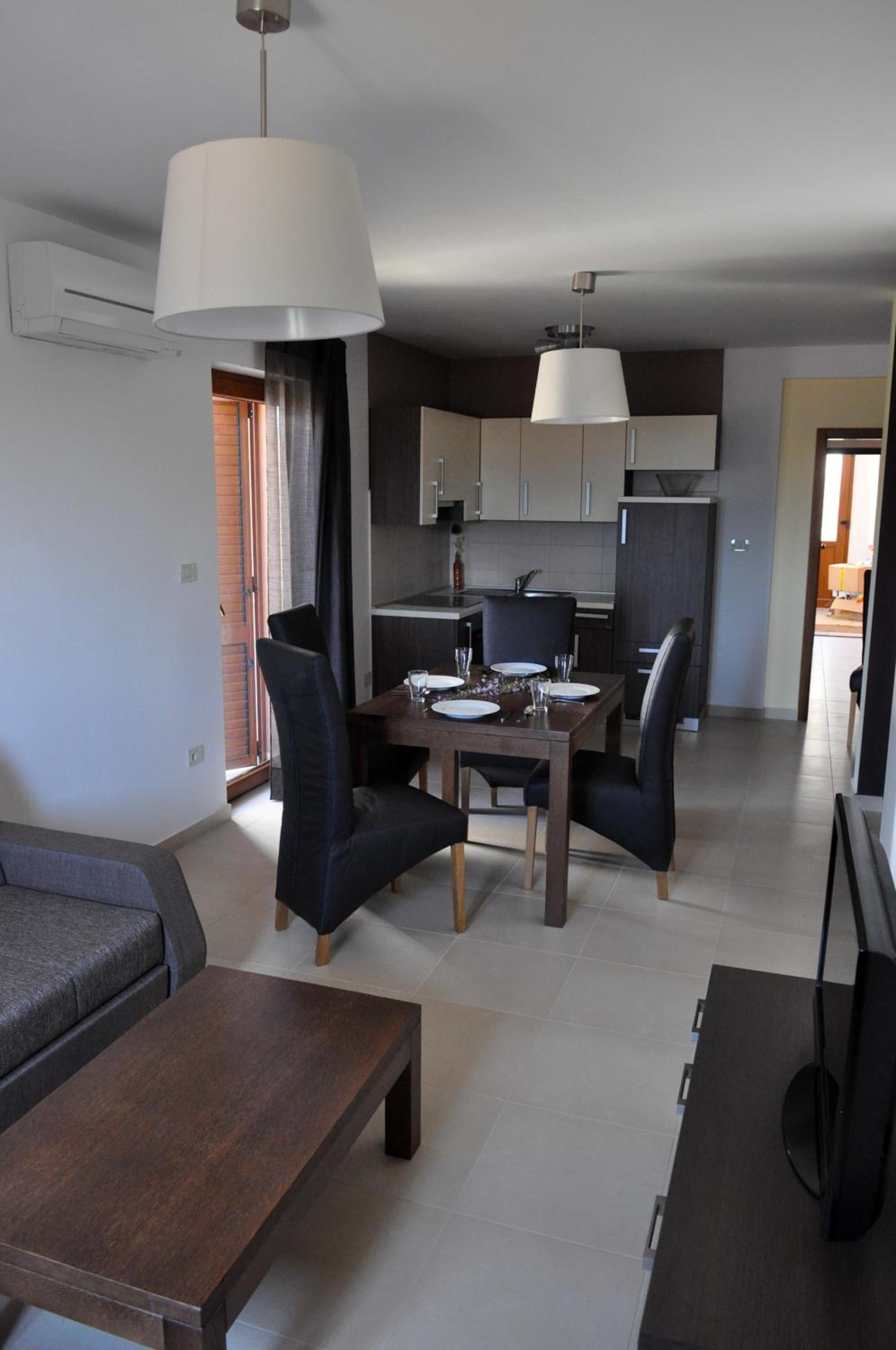 One-Bedroom Apartment with Terrace and Sea View photo 2