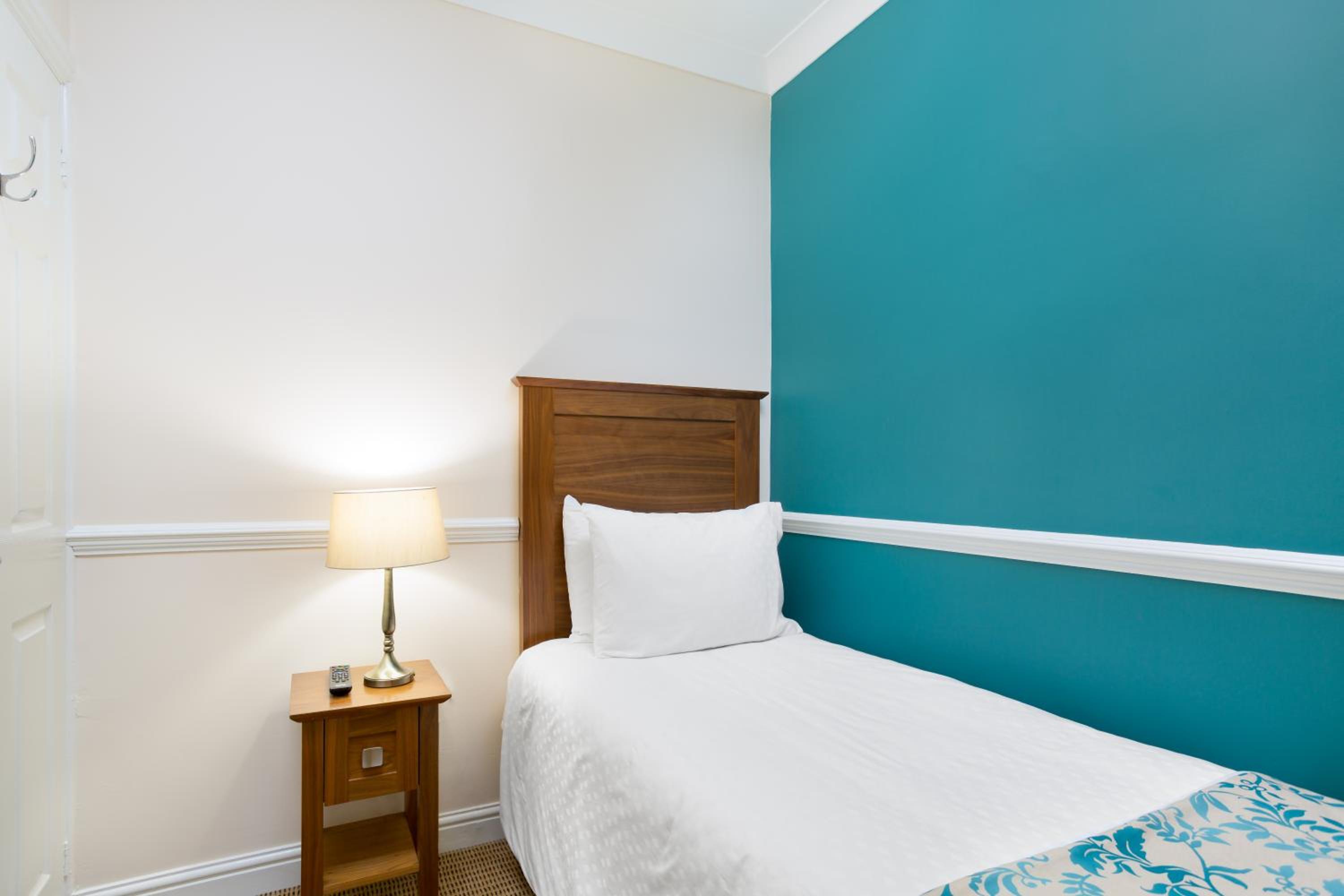 Three-Bedroom Apartment - Photo 11