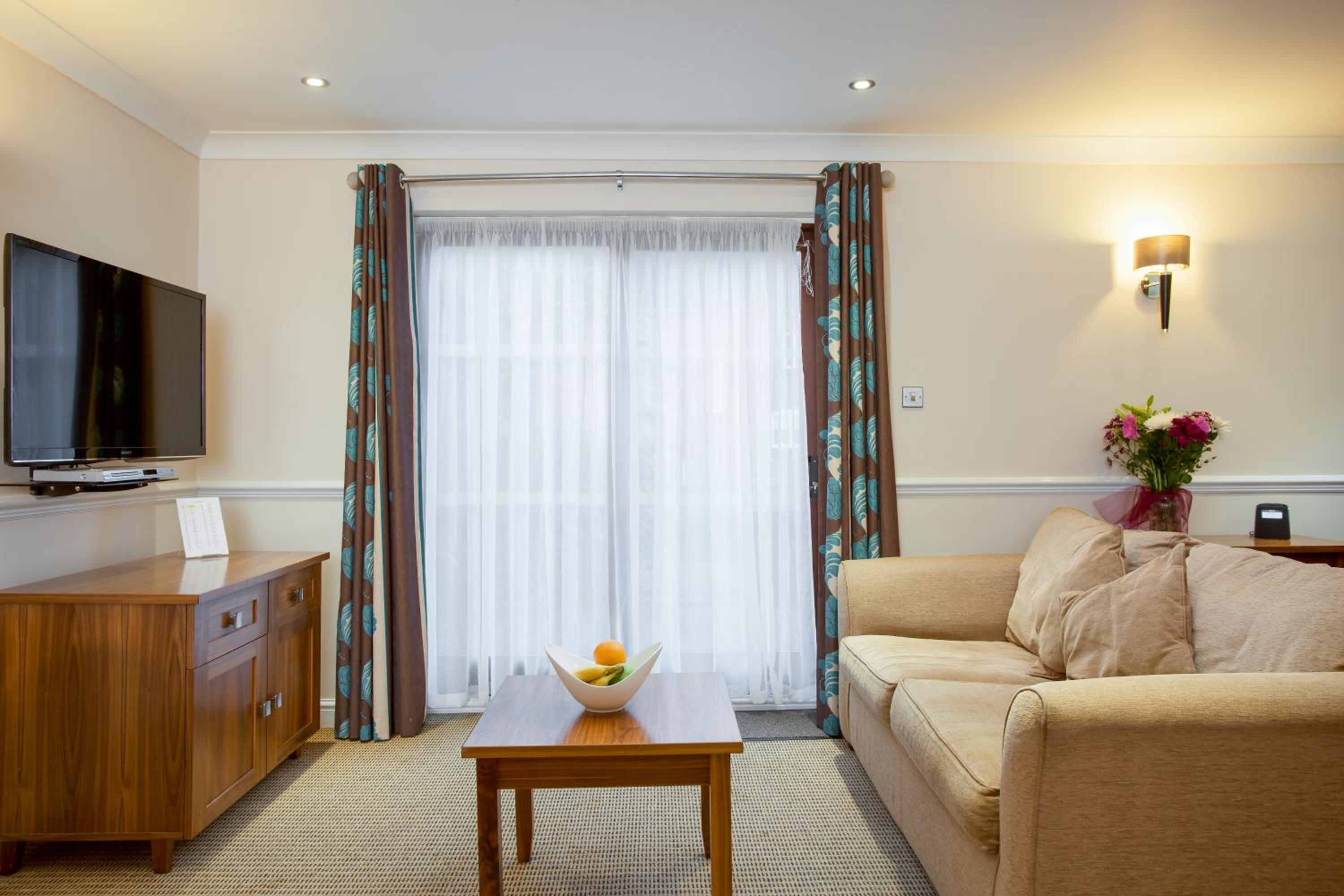 Three-Bedroom Apartment - Photo 1