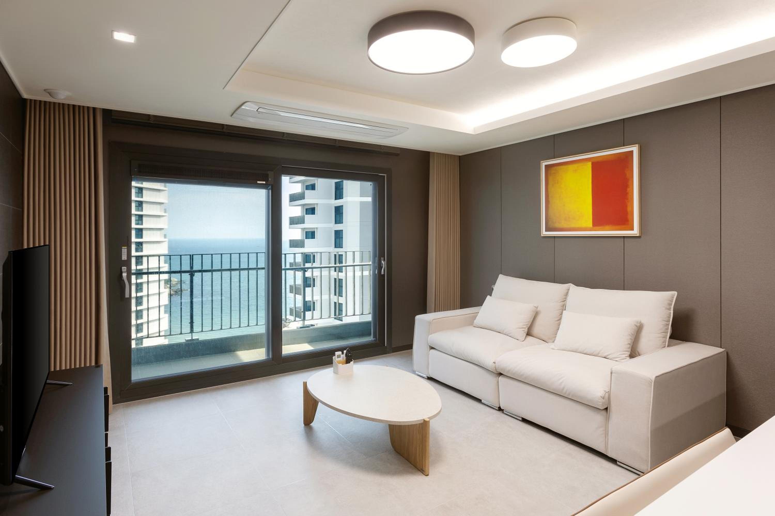 Partial Ocean Terrace Suite Two Room - Photo 7