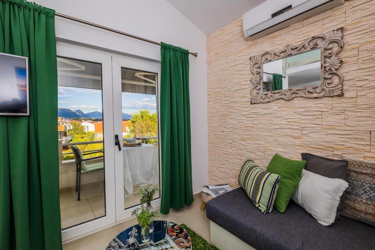 Apartment with Sea View photo 1