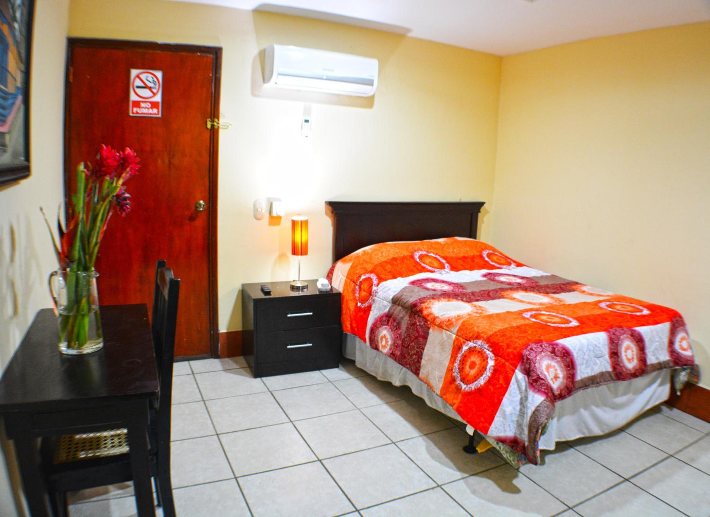Single Room photo 1