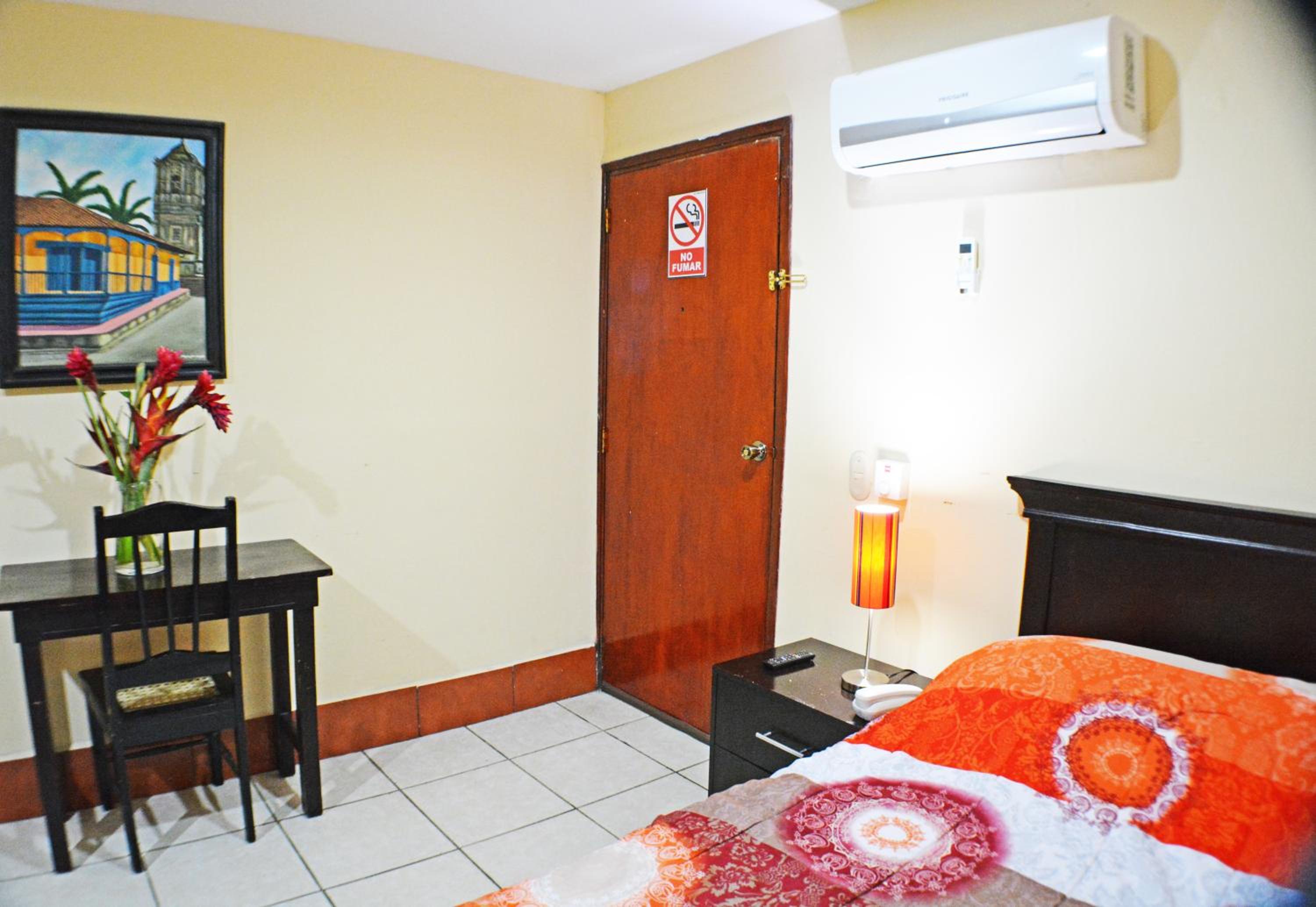 Single Room photo 2