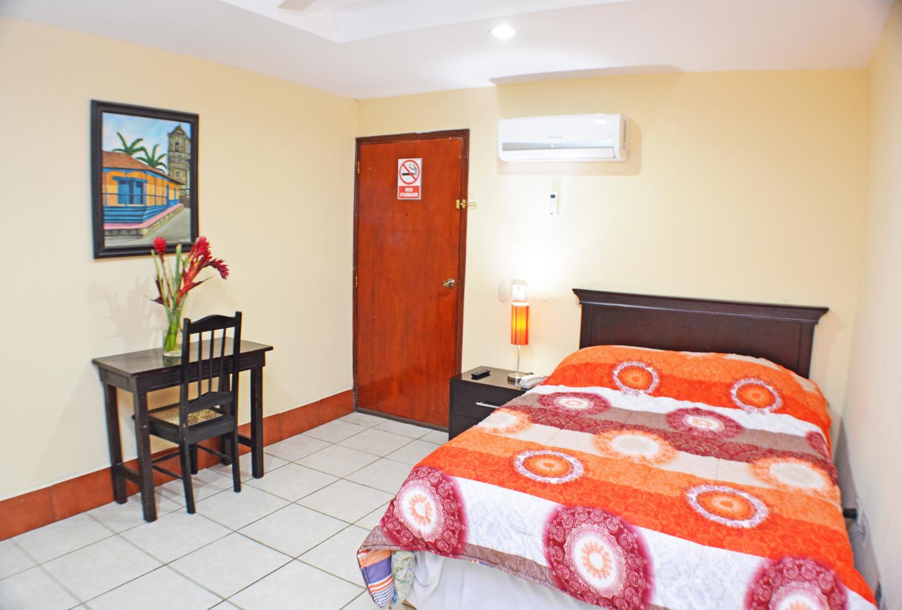 Single Room photo 3