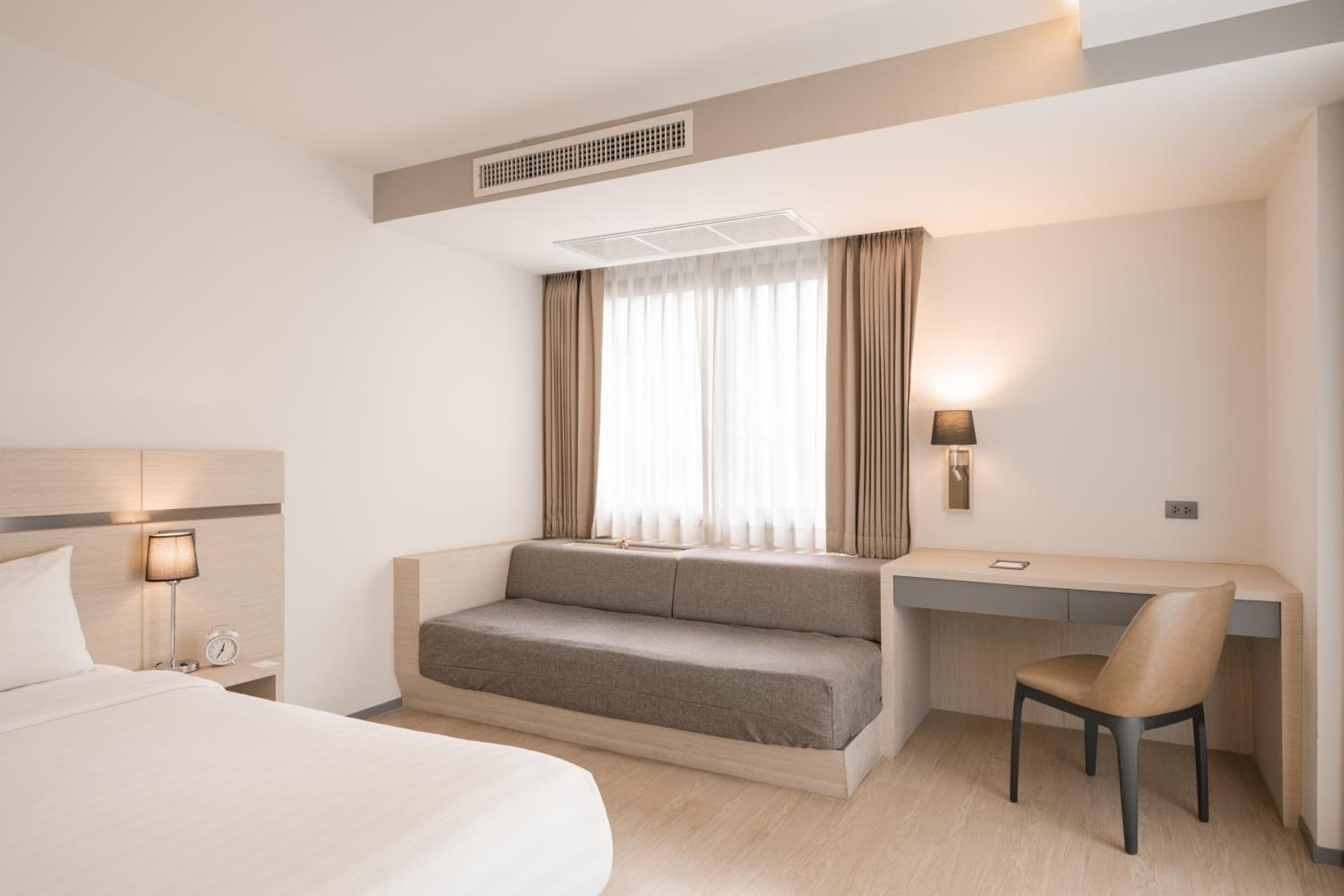 Deluxe King Room photo 2