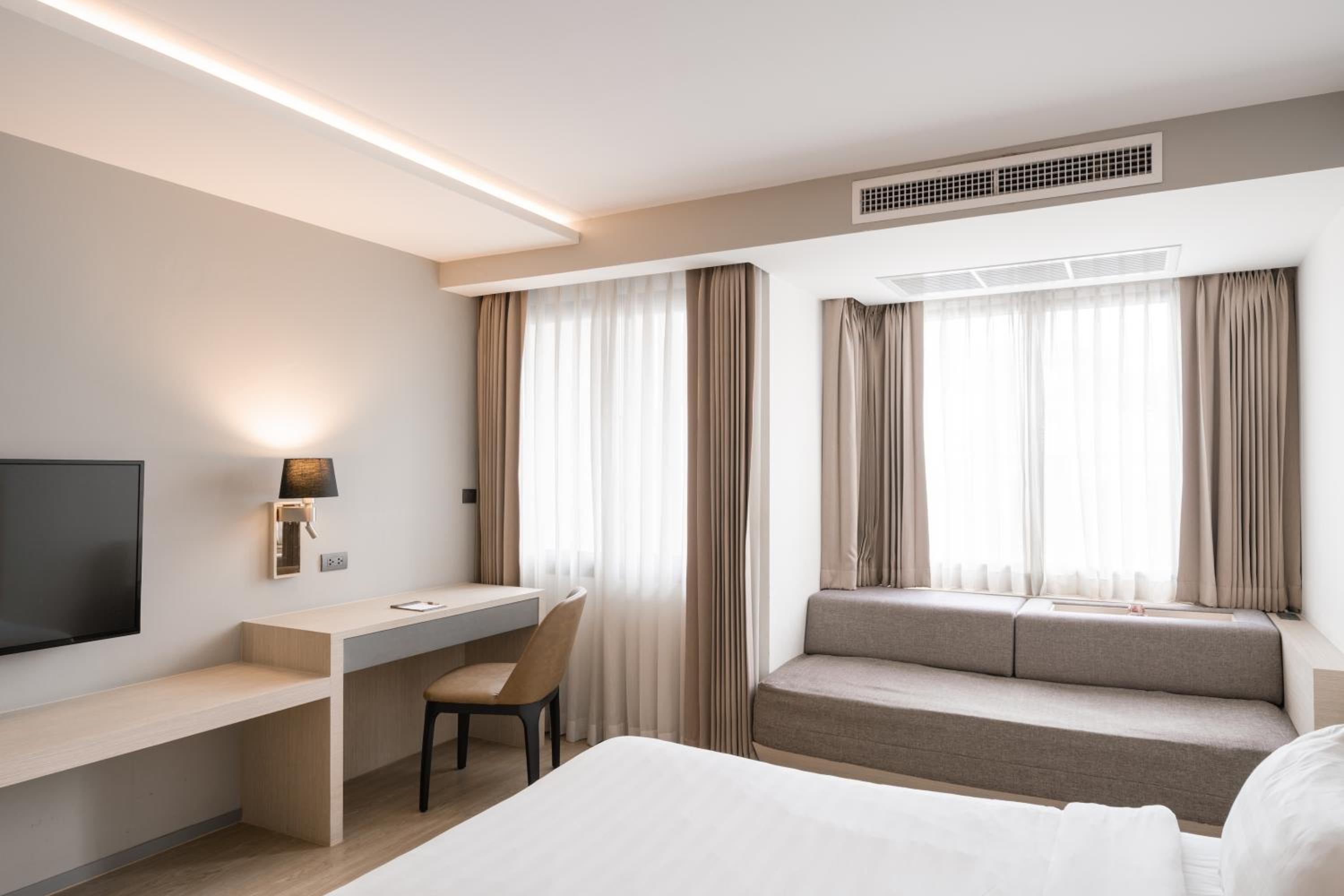 Deluxe Twin Room photo 2