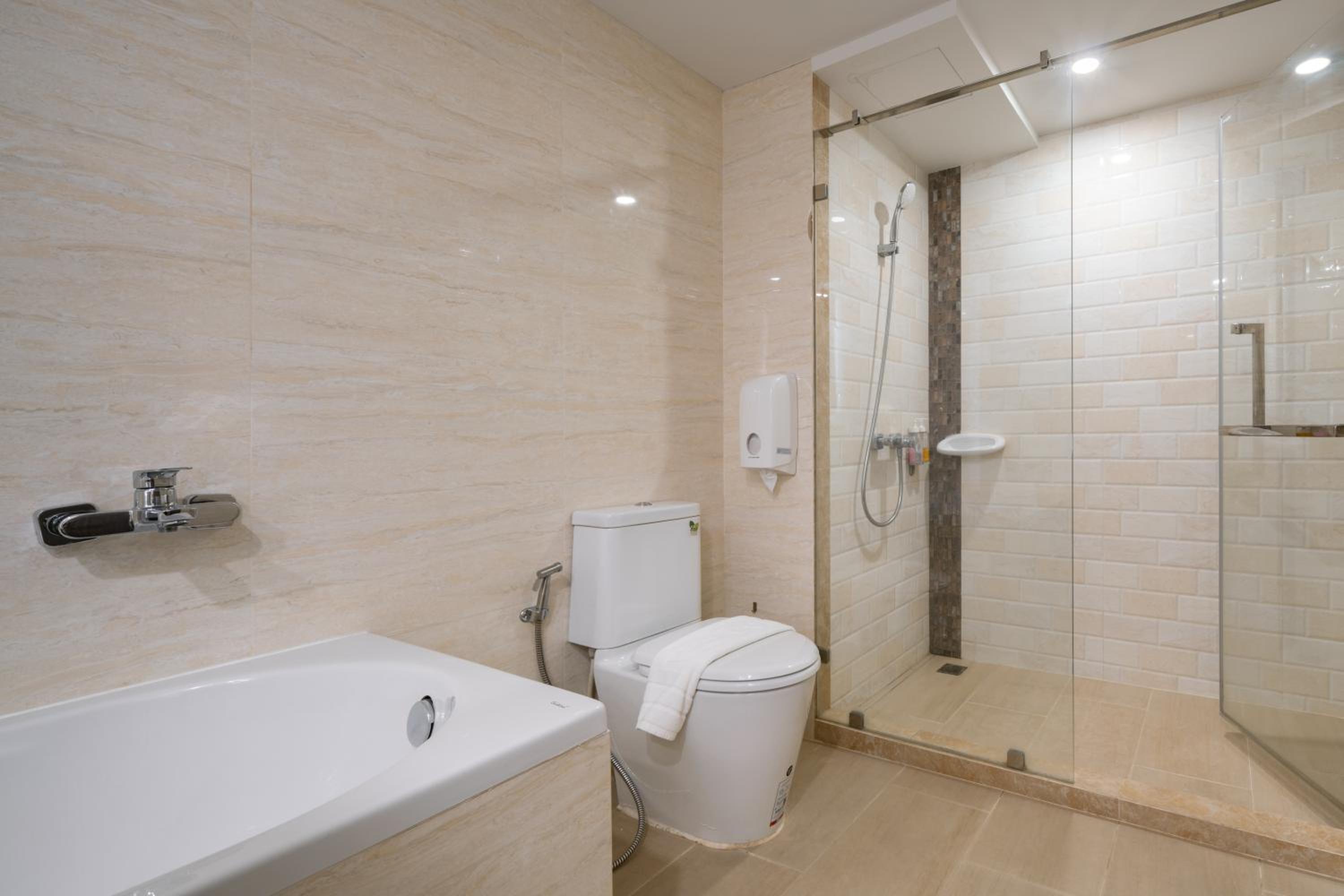 Deluxe Double Room with Bath photo 2