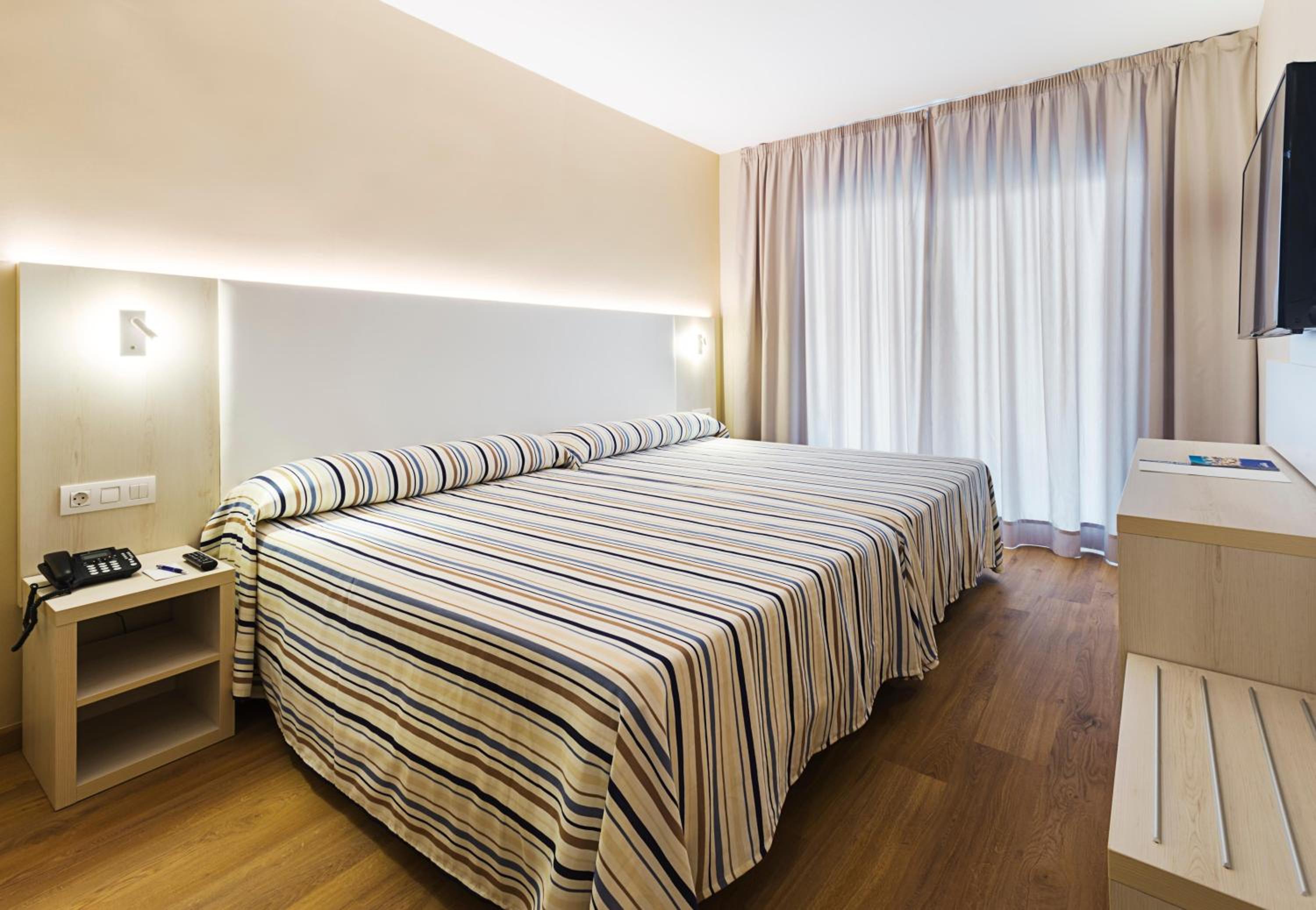Superior Double Room (2 Adults + 2 Children) - Photo 5