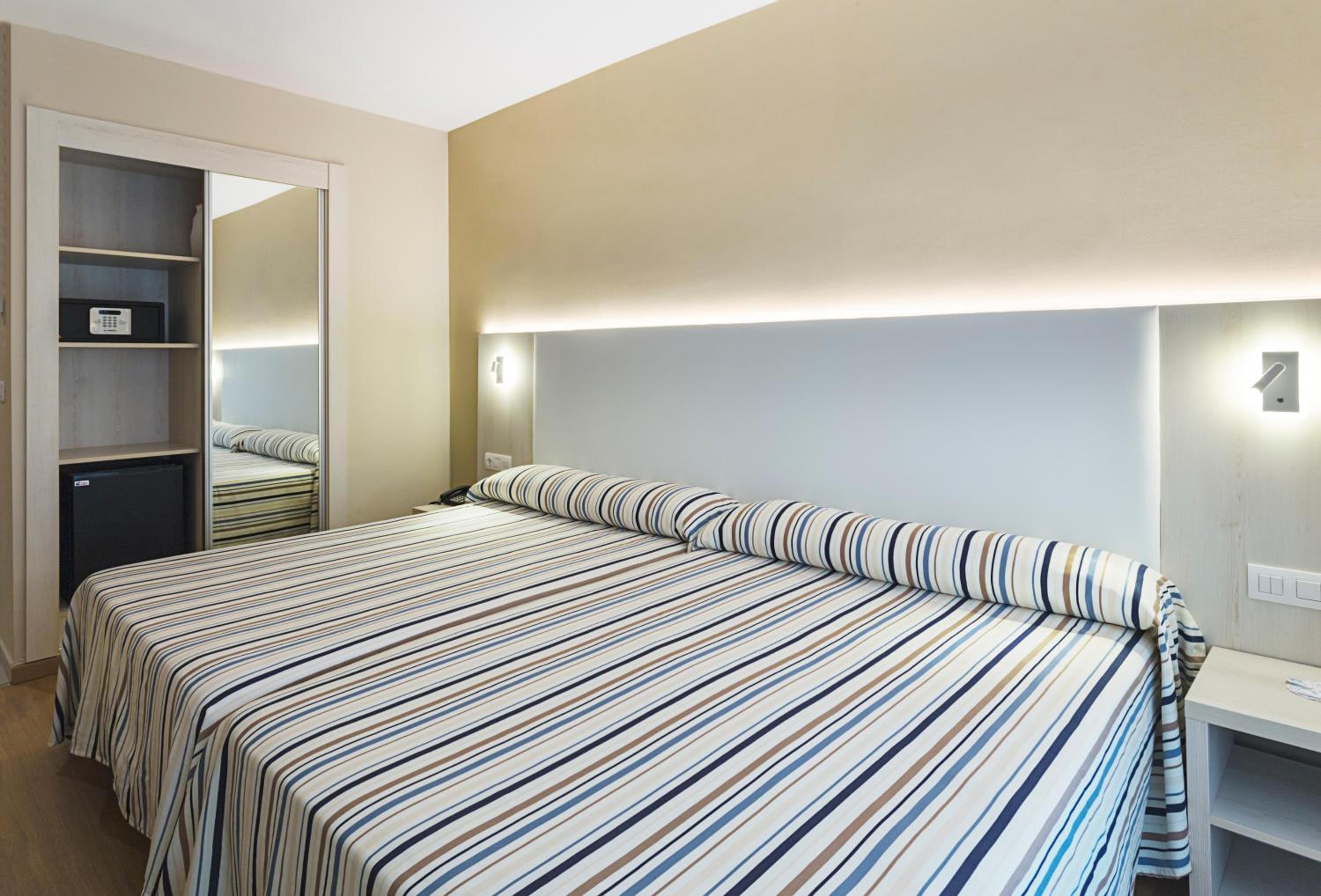 Superior Double Room (2 Adults + 2 Children) - Photo 7