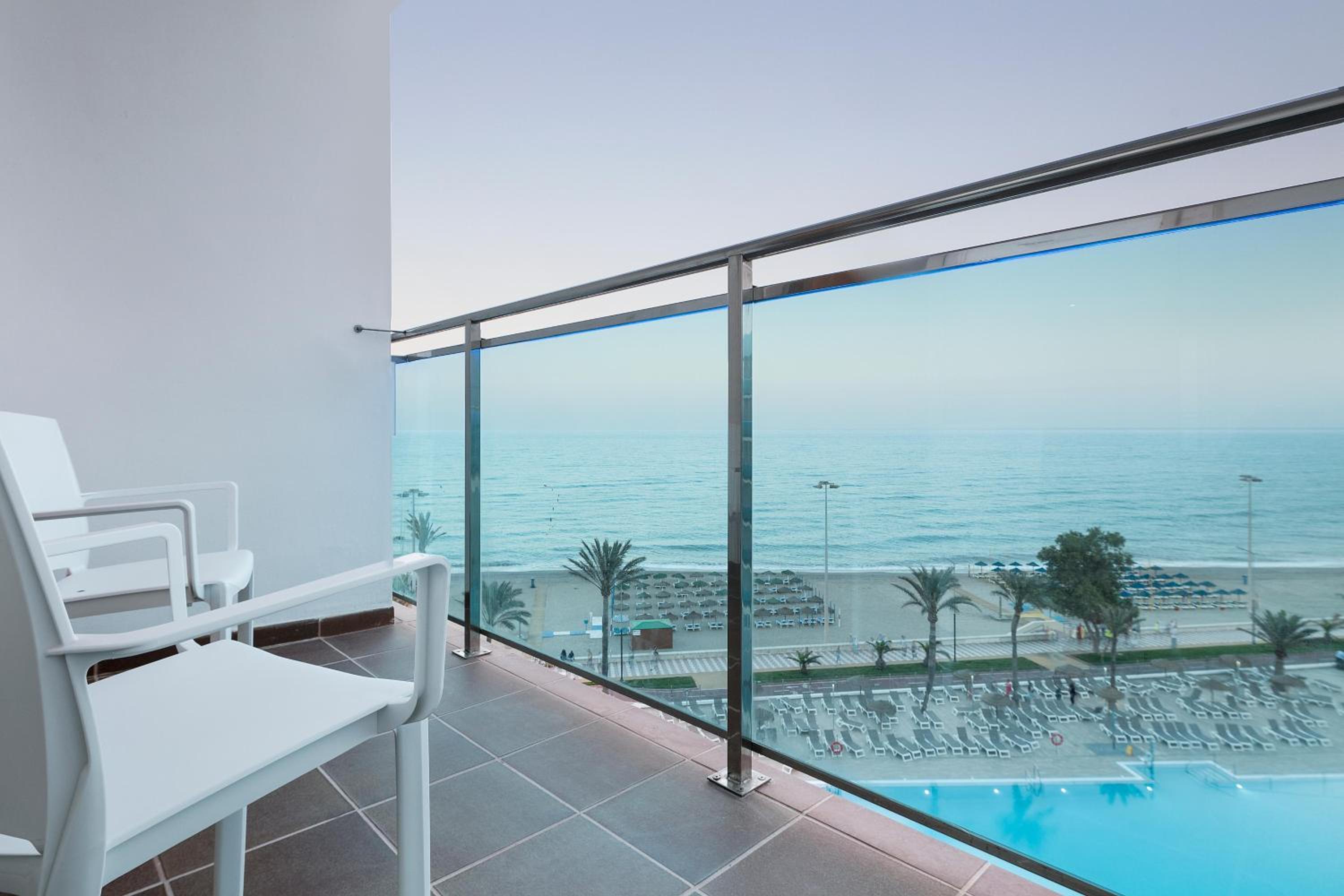 Superior Room with Sea View (2 Adults) - Photo 11