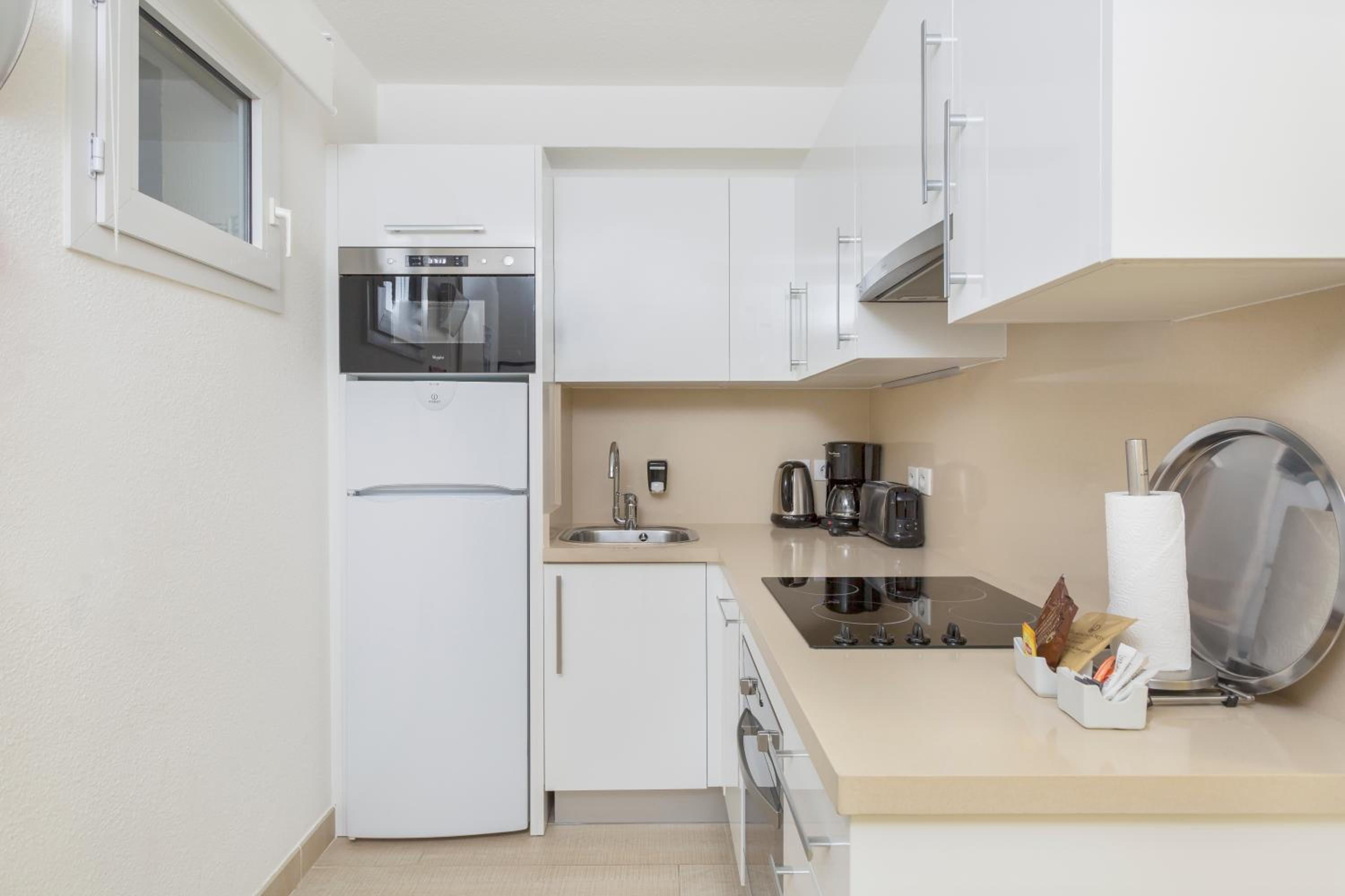 Studio Apartment - Photo 3