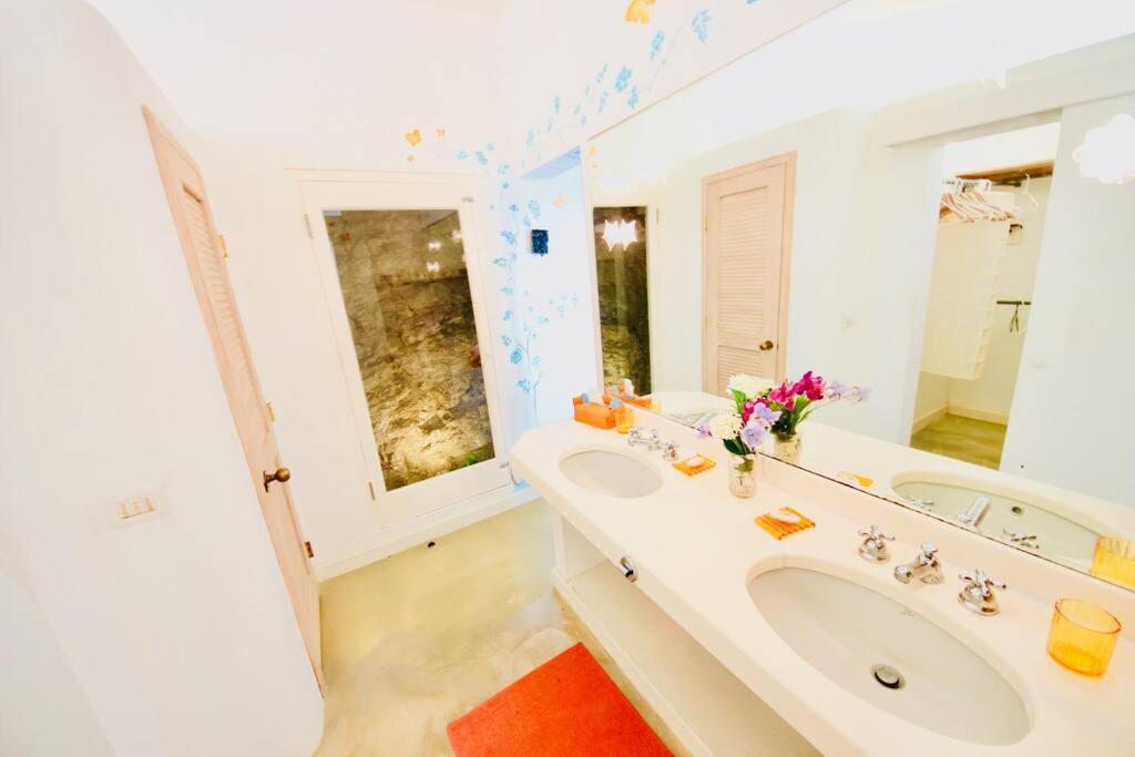 Villa photo 2