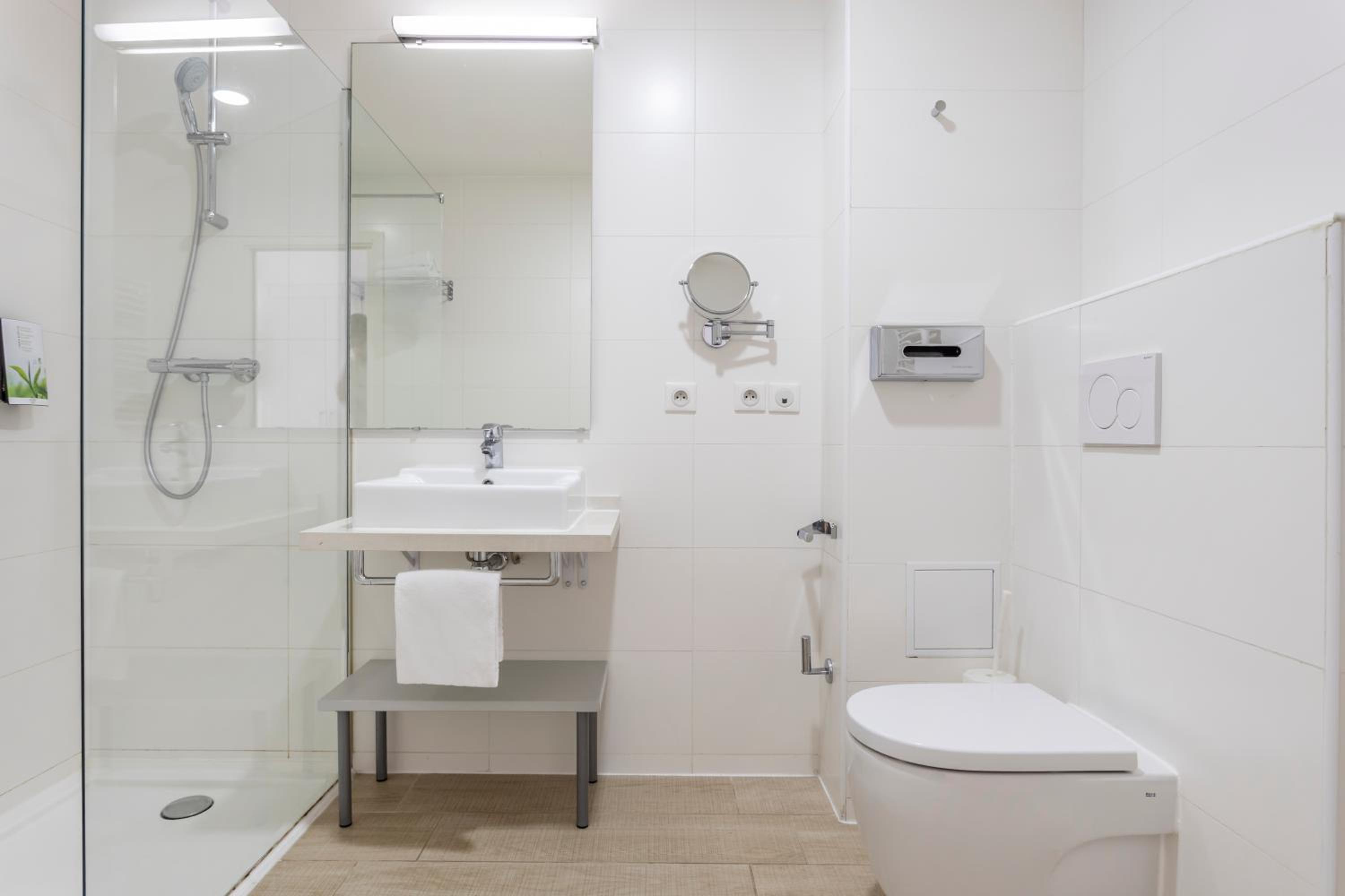One-Bedroom Apartment - Photo 12
