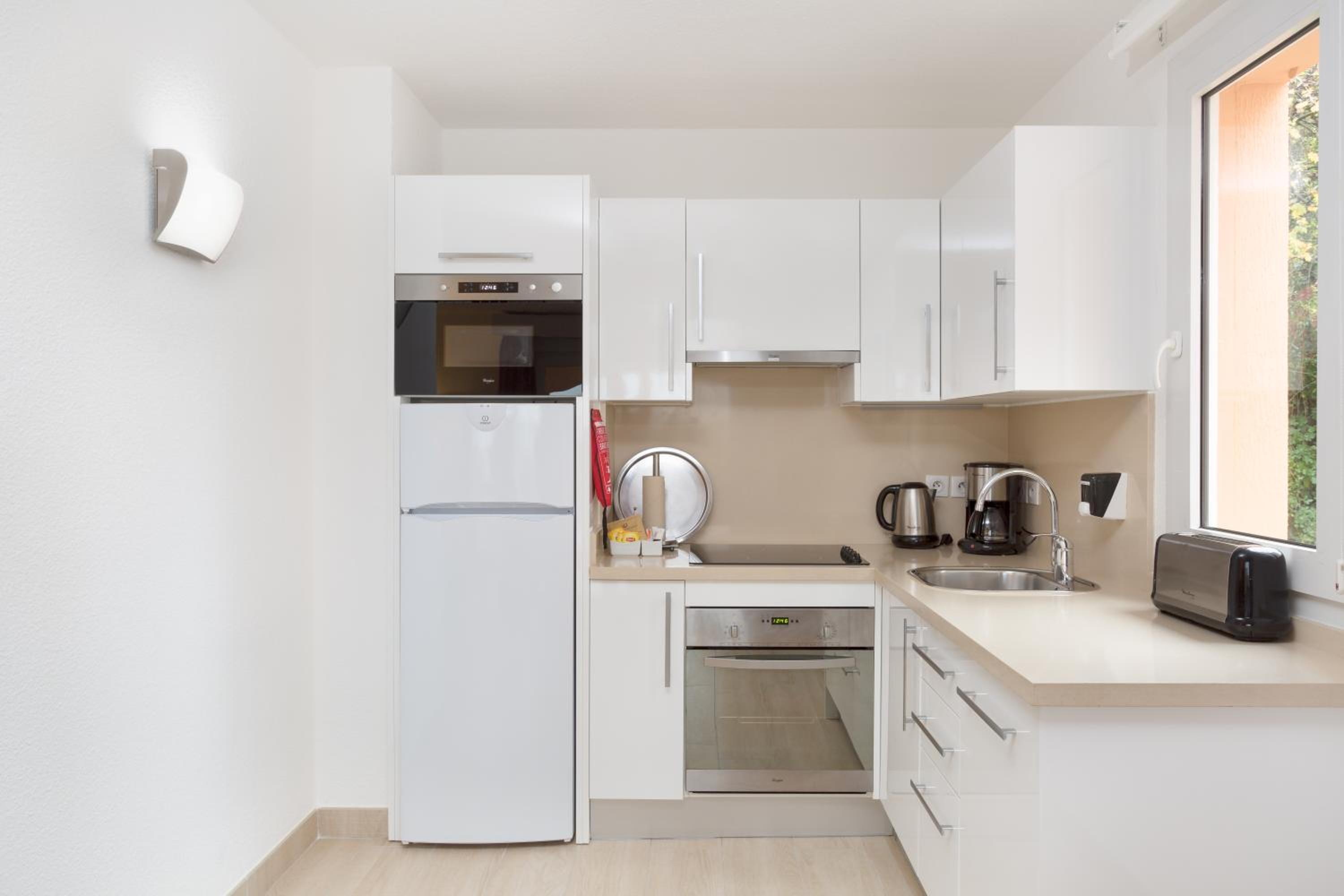 One-Bedroom Apartment - Photo 13