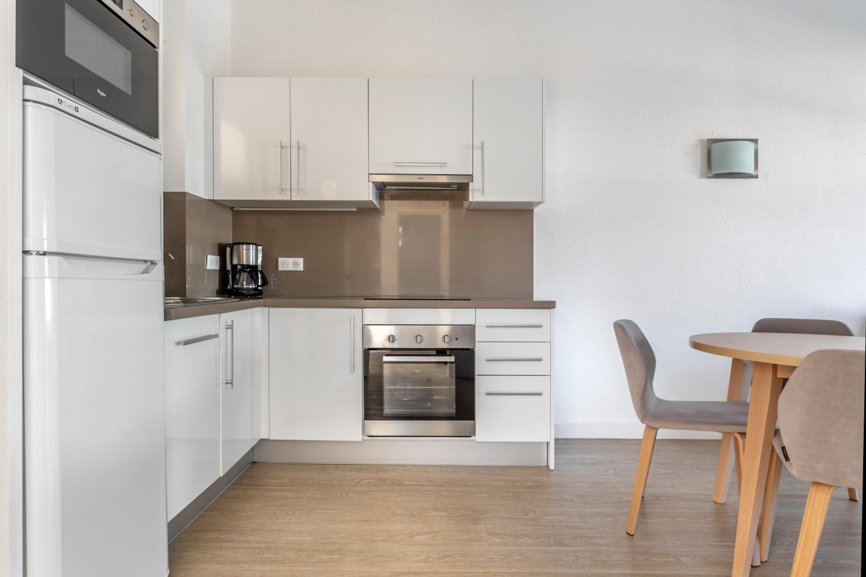 One-Bedroom Apartment - Photo 9