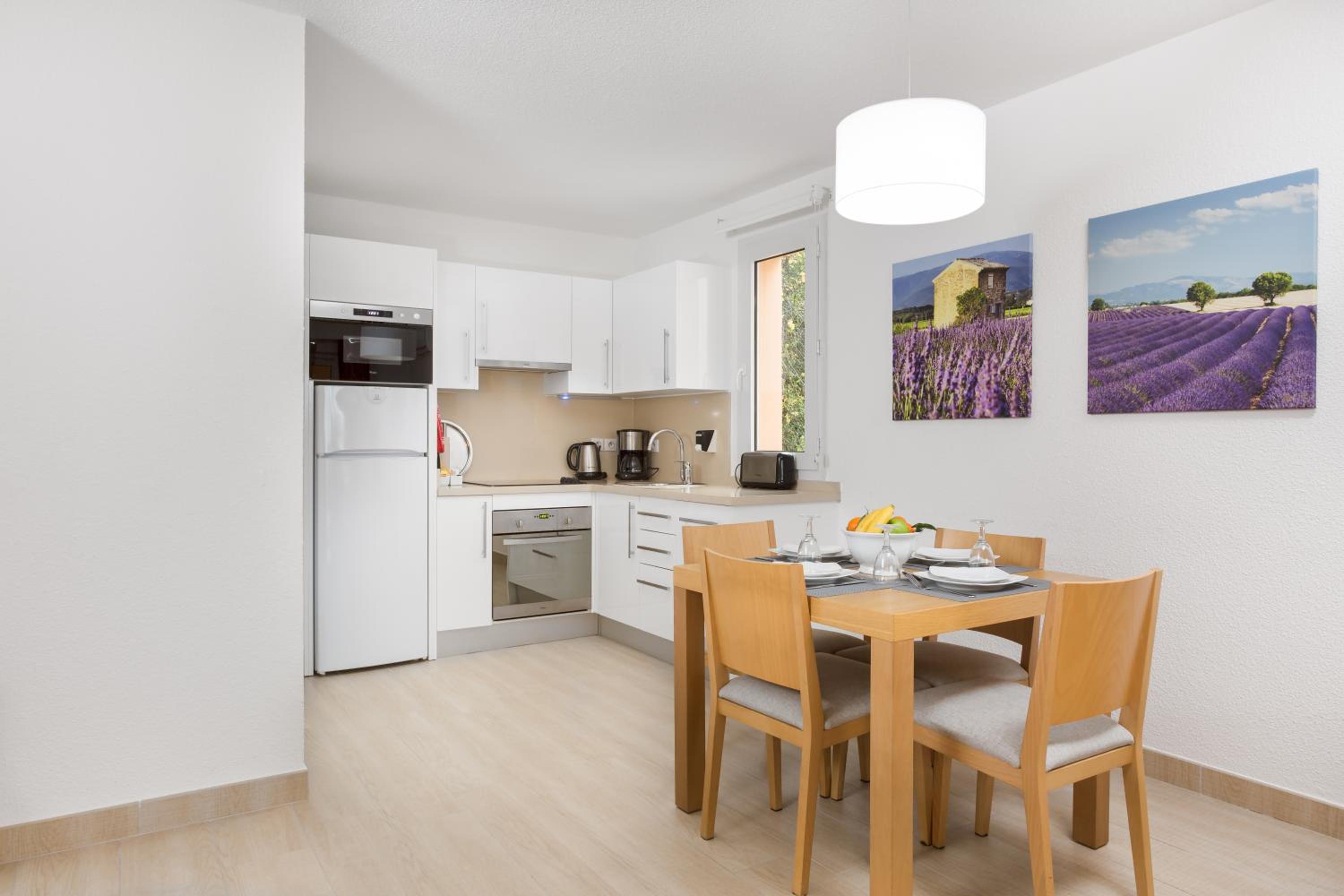 One-Bedroom Apartment - Photo 8