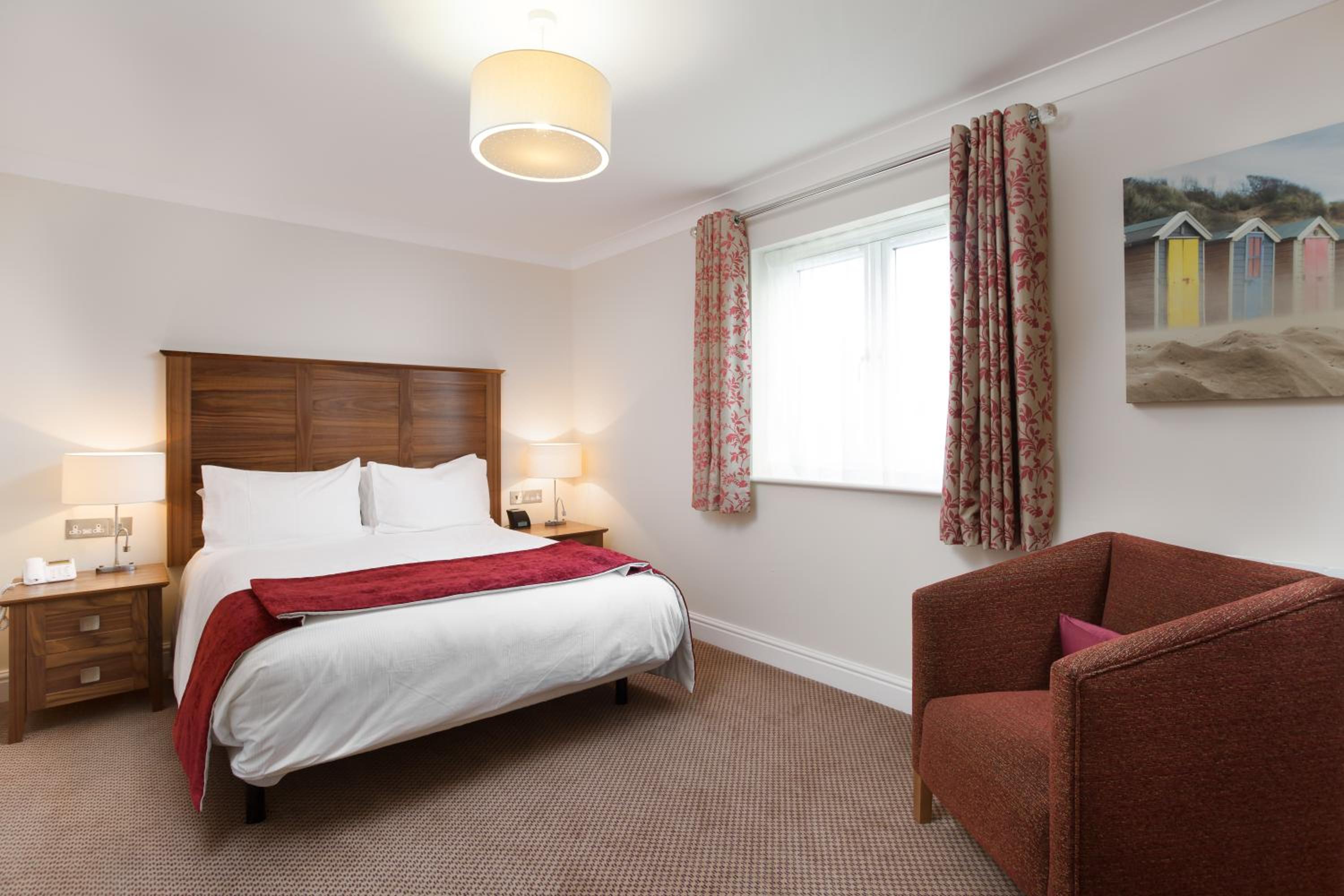 Two Bedroom House (Sleeps 6) - Photo 1