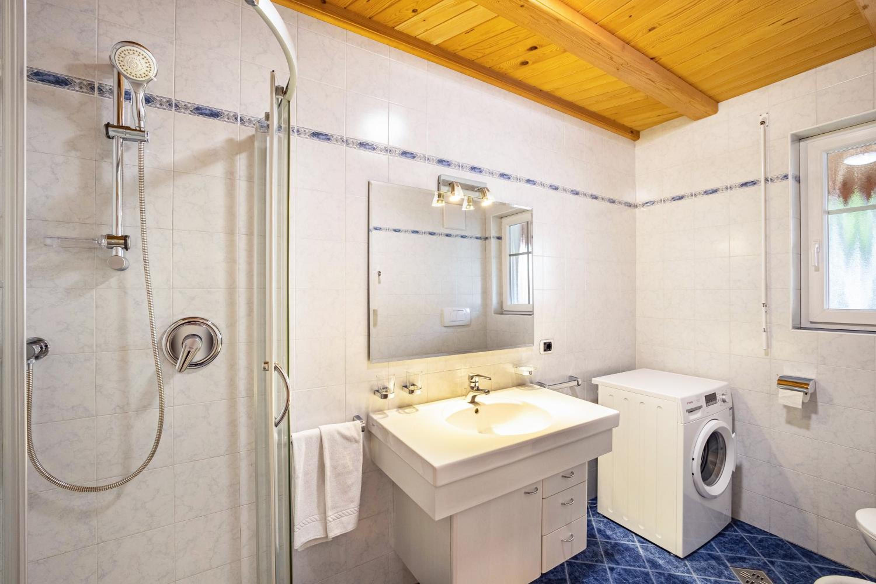 Two-Bedroom Deluxe Apartment with Garden View photo 3