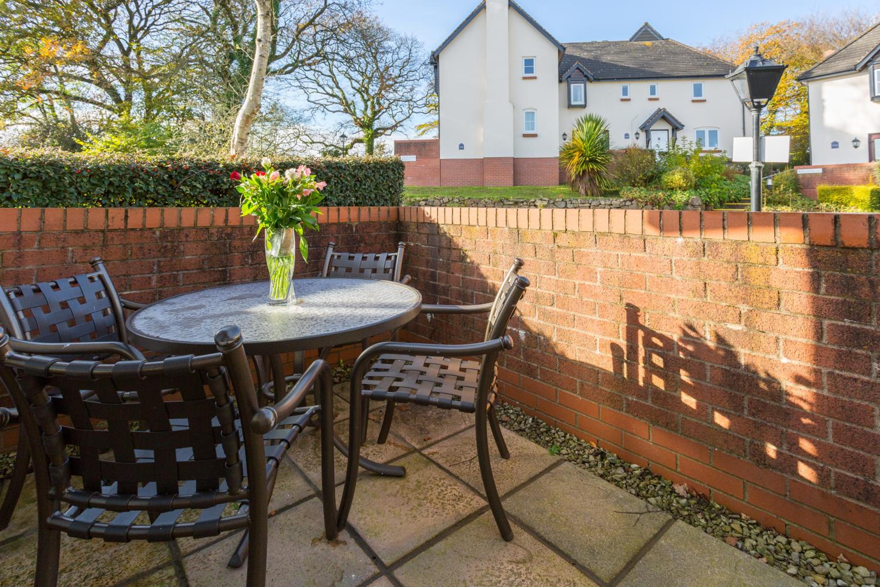 Two Bedroom House (Sleeps 6) - Photo 12