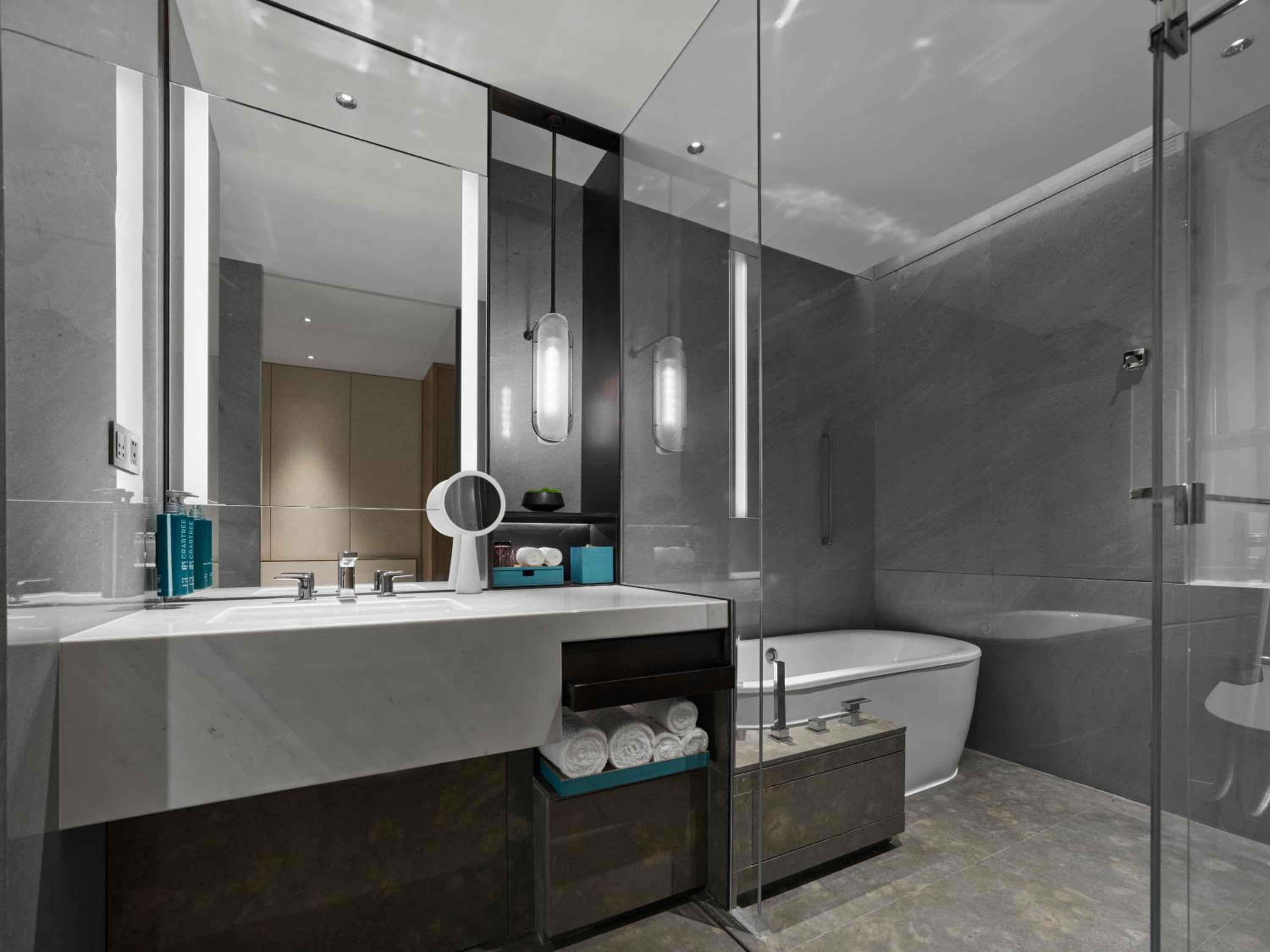 Deluxe Twin Room - Photo 6