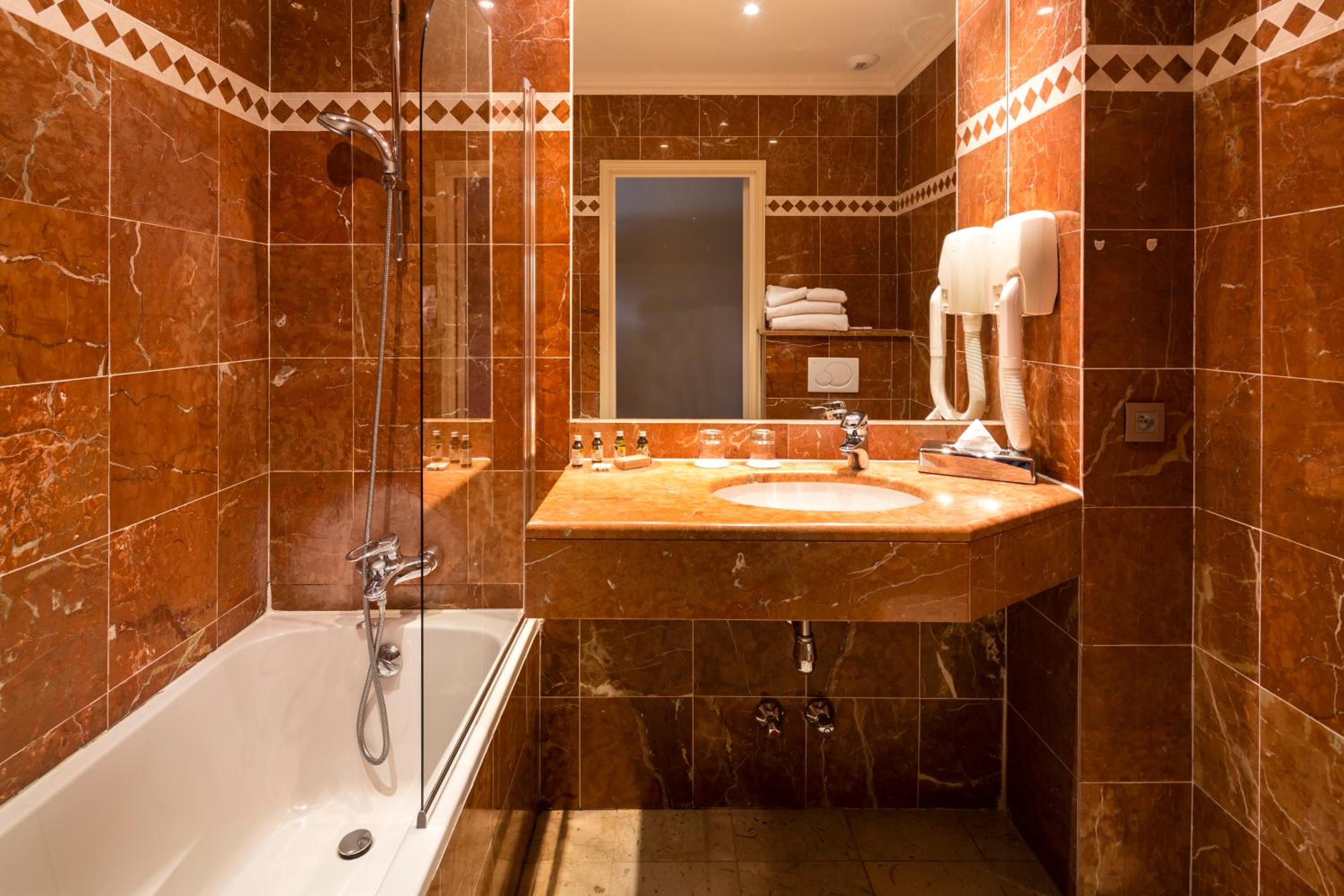 Superior Double Room with Sea View and Balcony - Photo 4