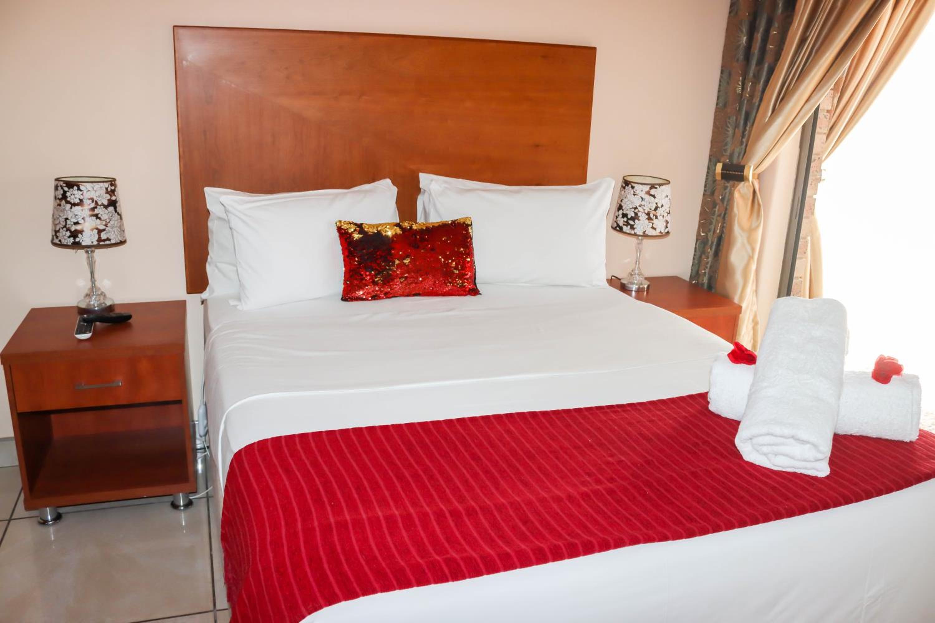 Standard Double Room - Photo 2