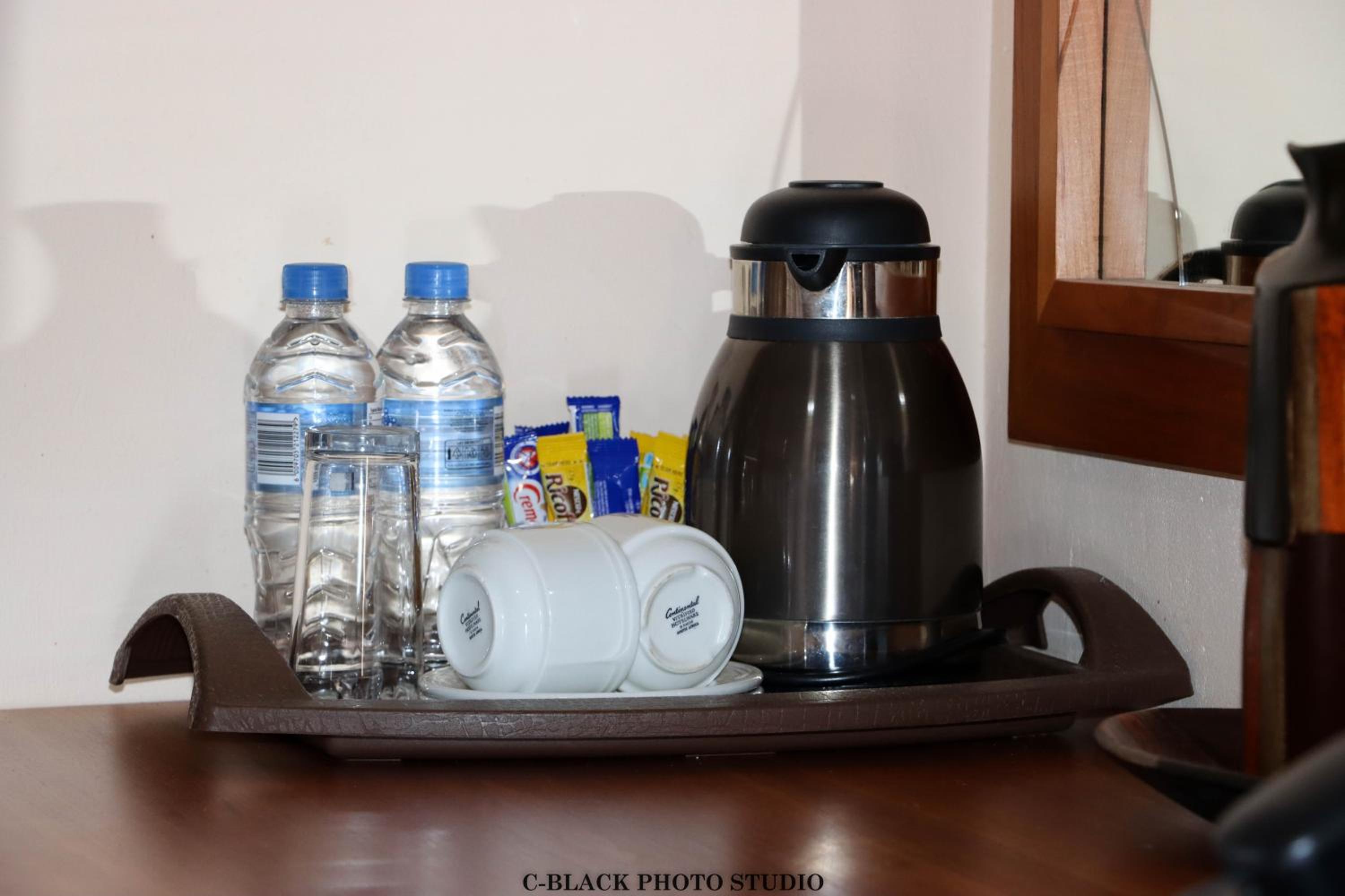 Honeymoon Suite - Photo 4