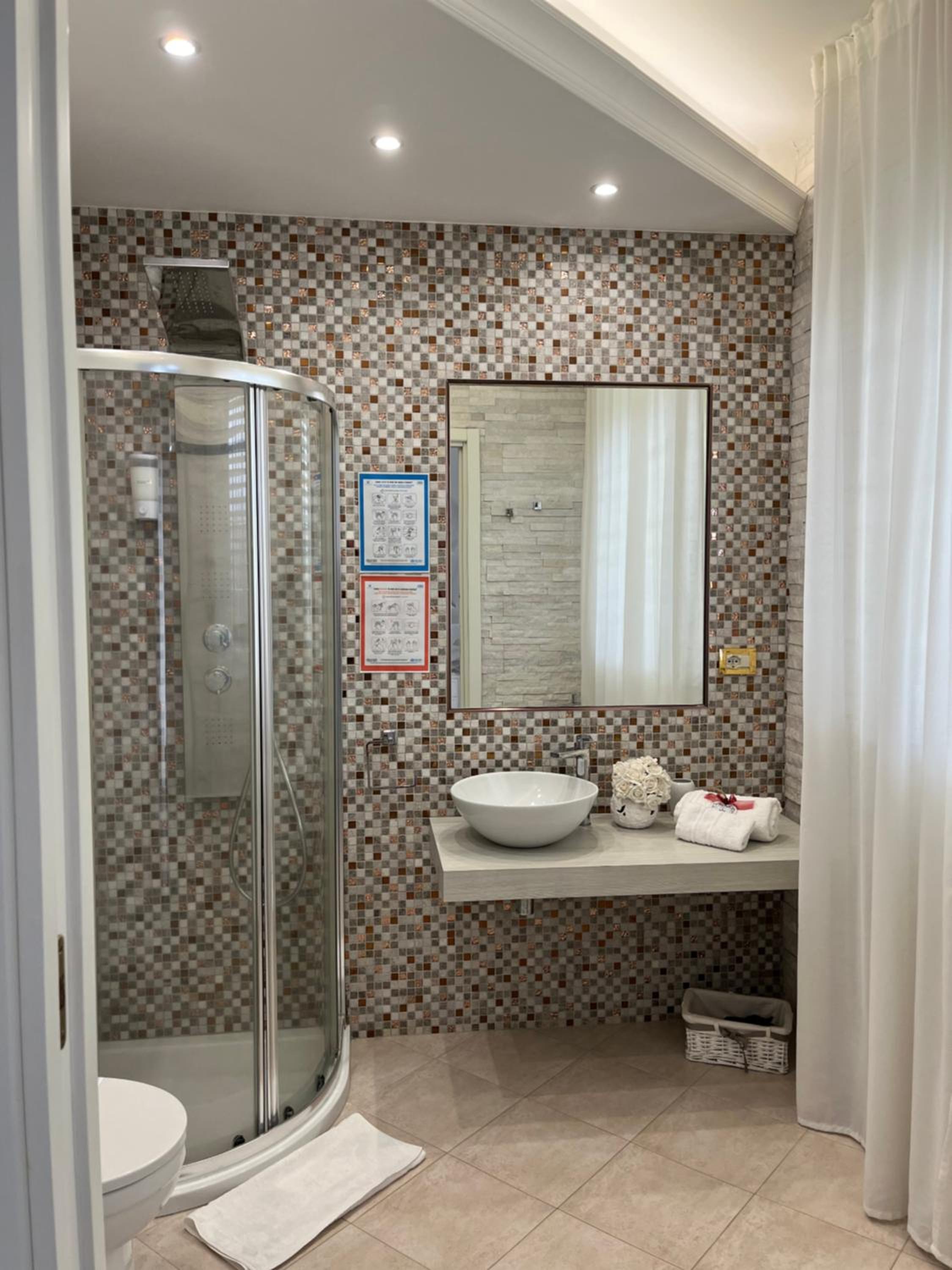 Double Room with Private Bathroom photo 2