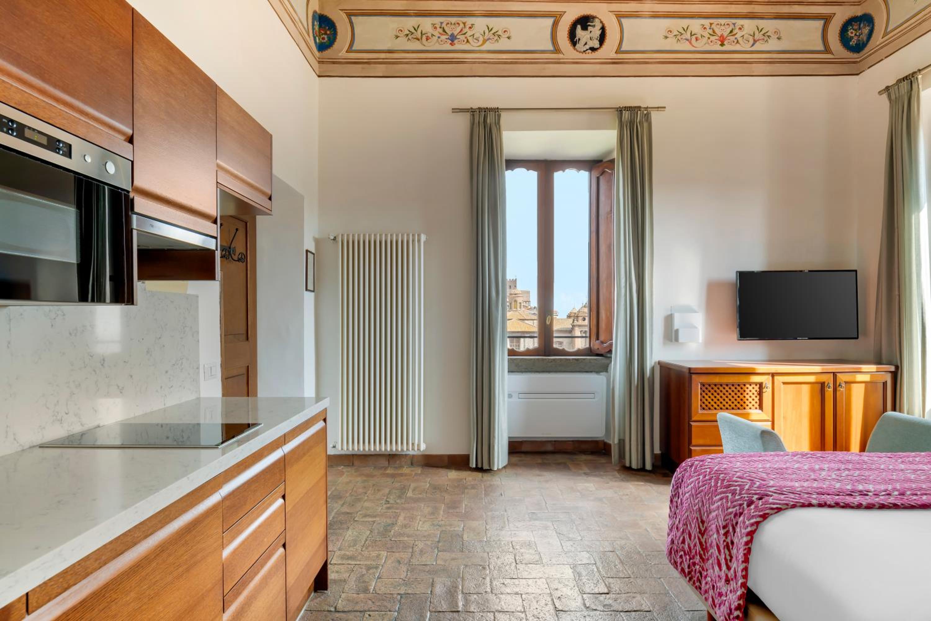Studio Apartment - Photo 2