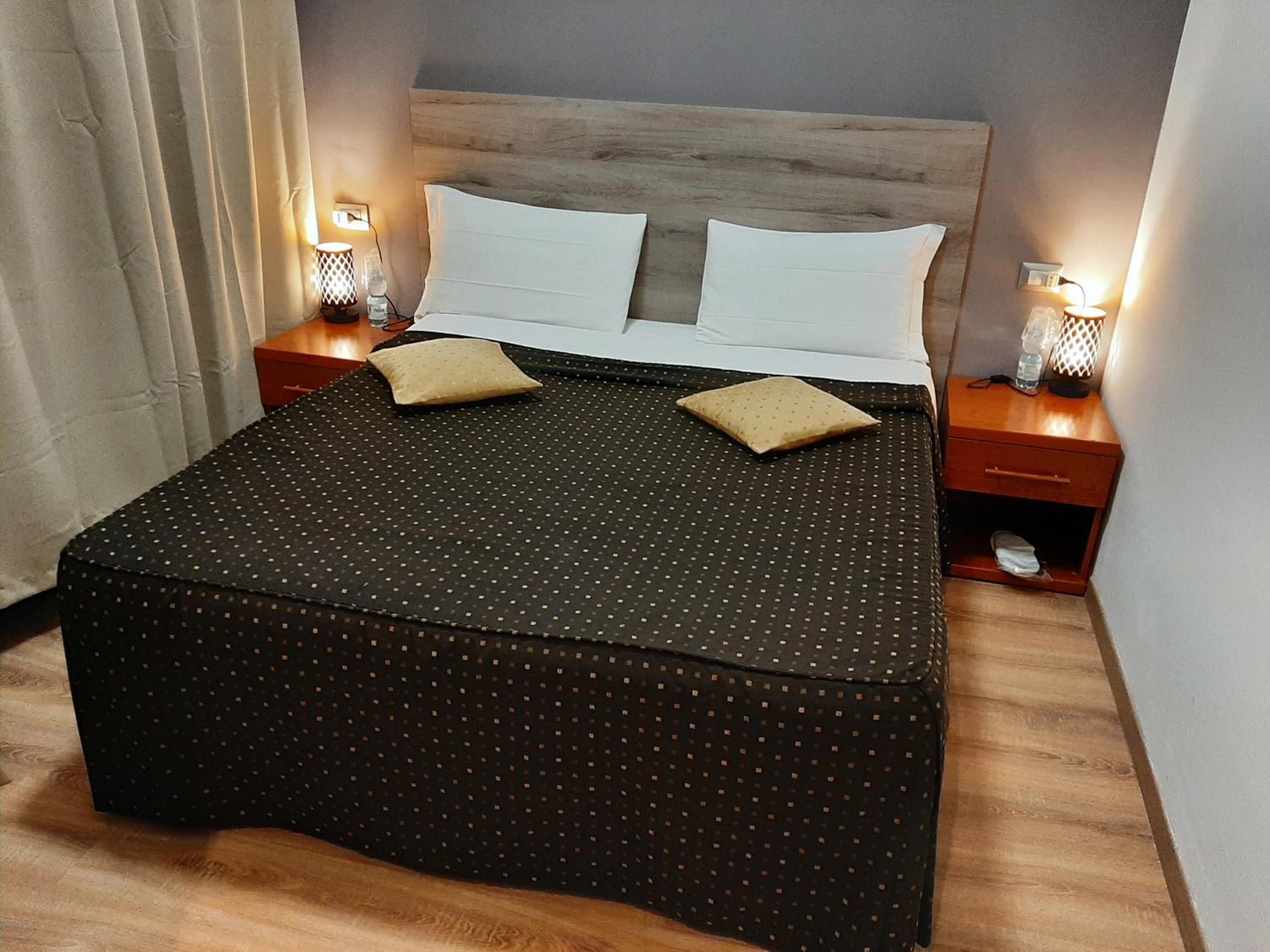 Standard Double or Twin Room photo 2
