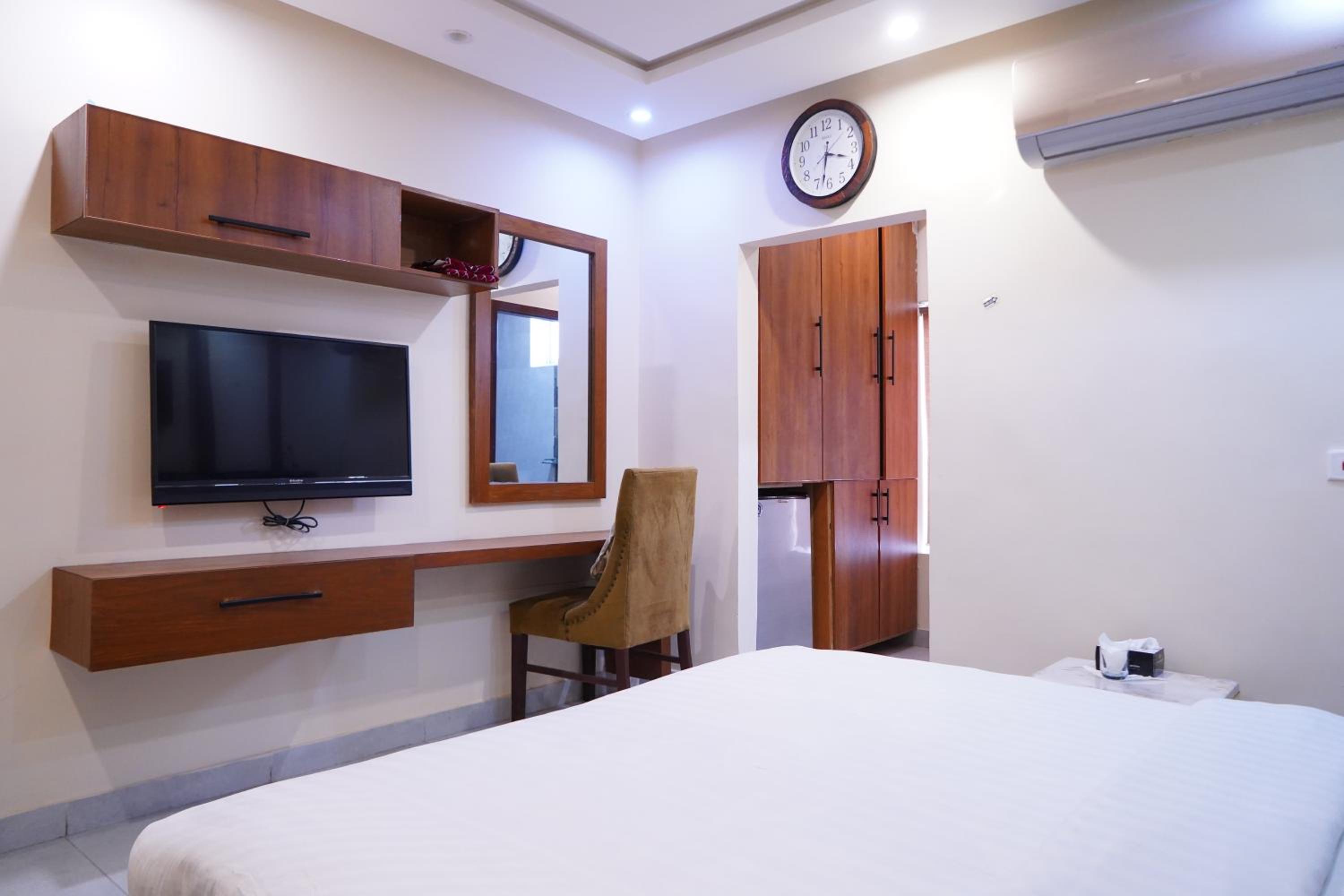 Standard Double or Twin Room photo 3