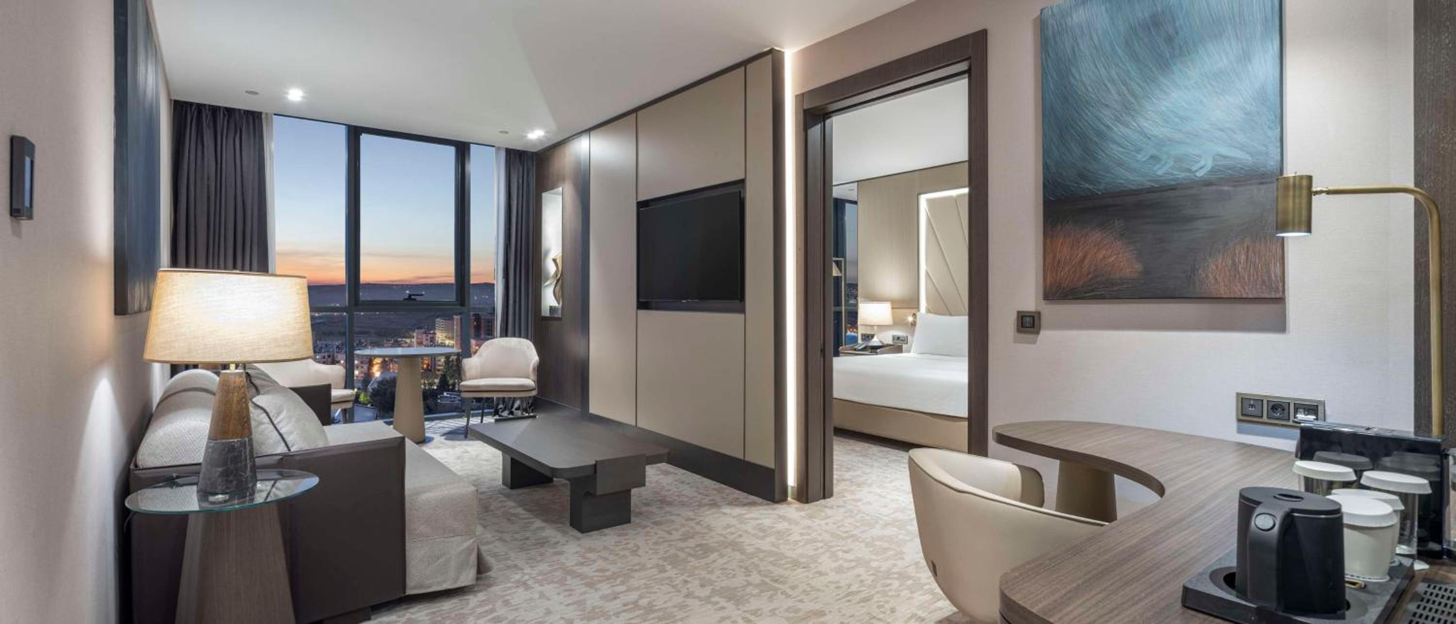 One-Bedroom King Suite