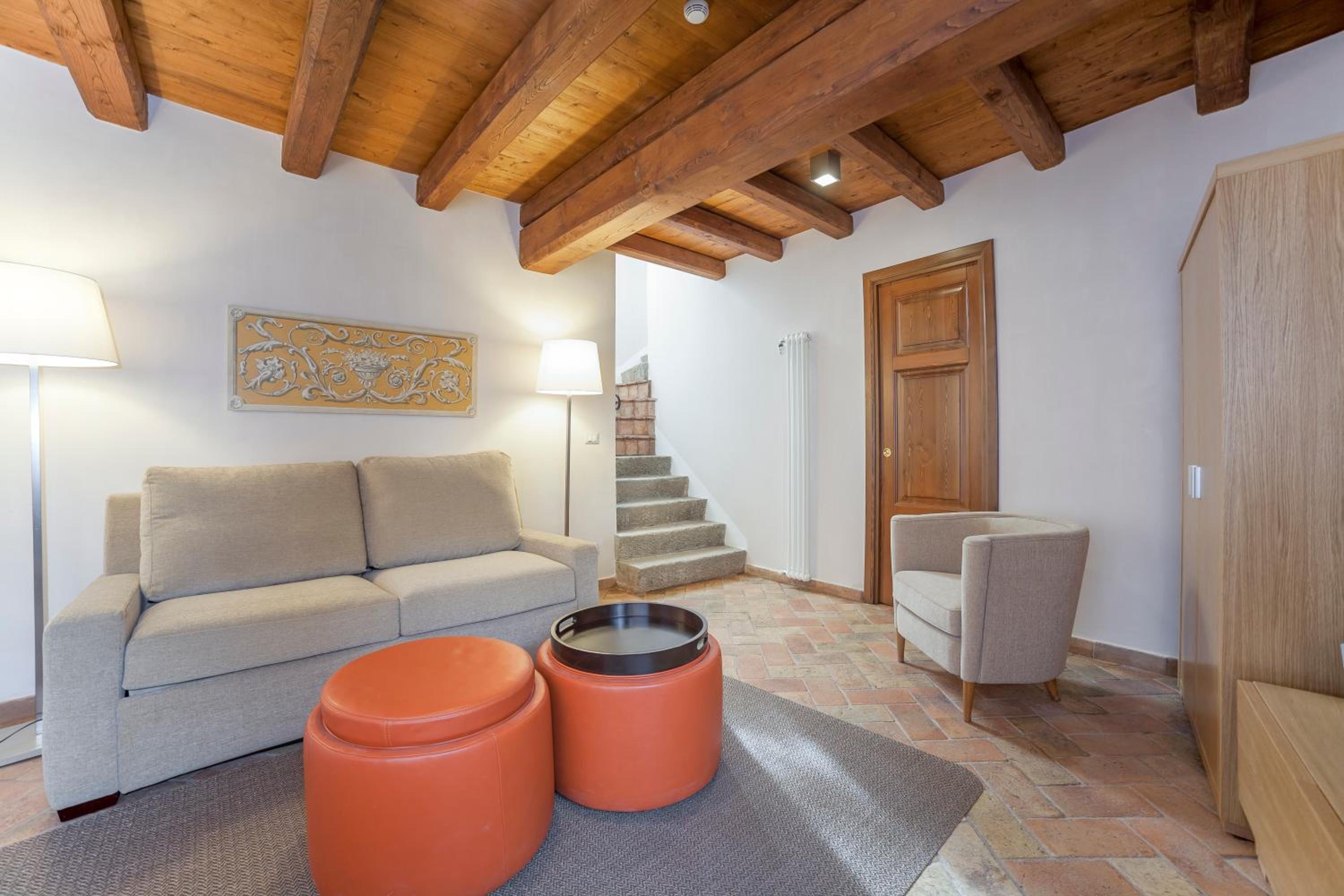 Superior One-Bedroom Apartment - Photo 9